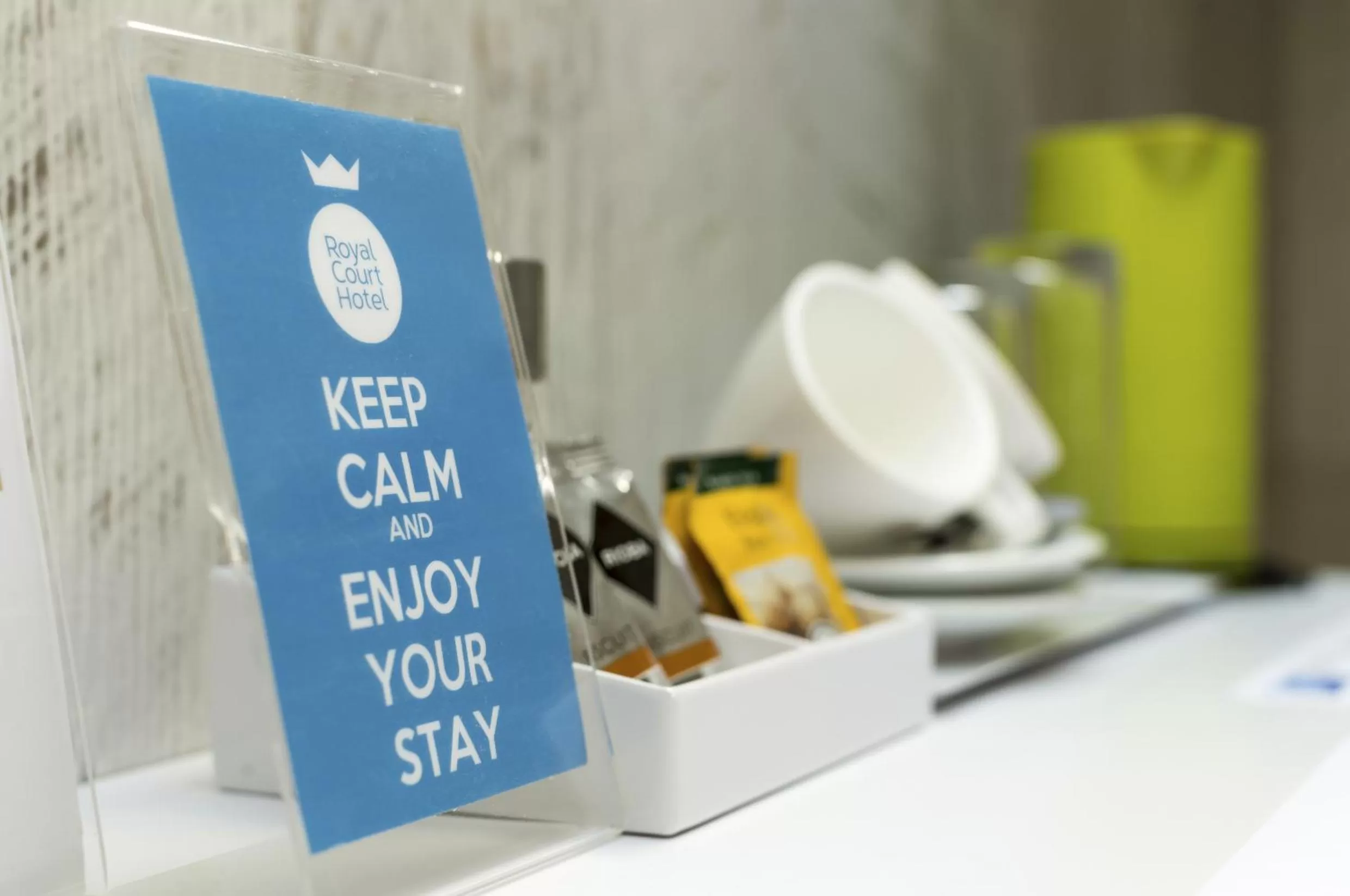 Coffee/tea facilities in Royal Court Hotel