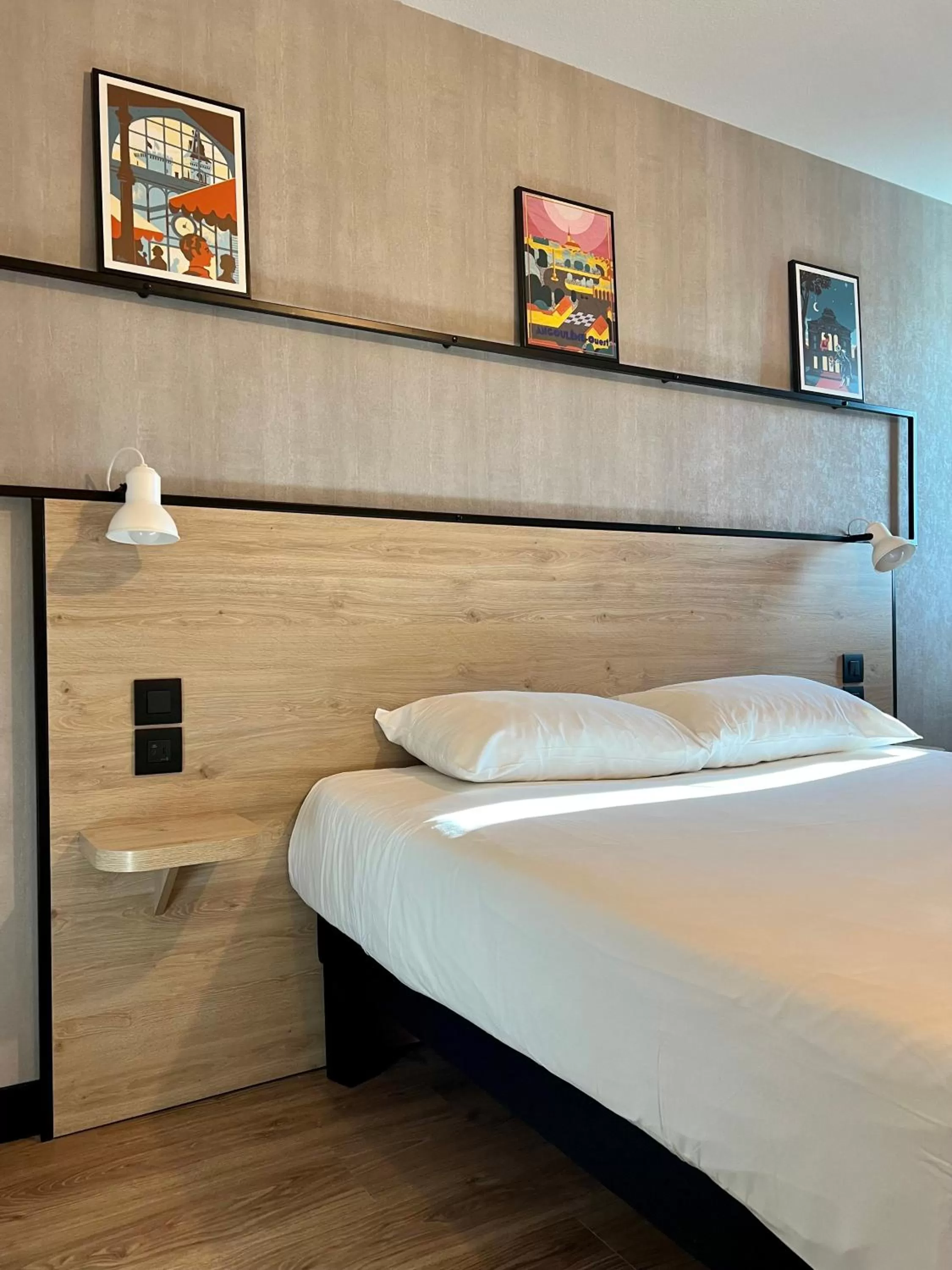 Bed in Ibis Angoulême Nord