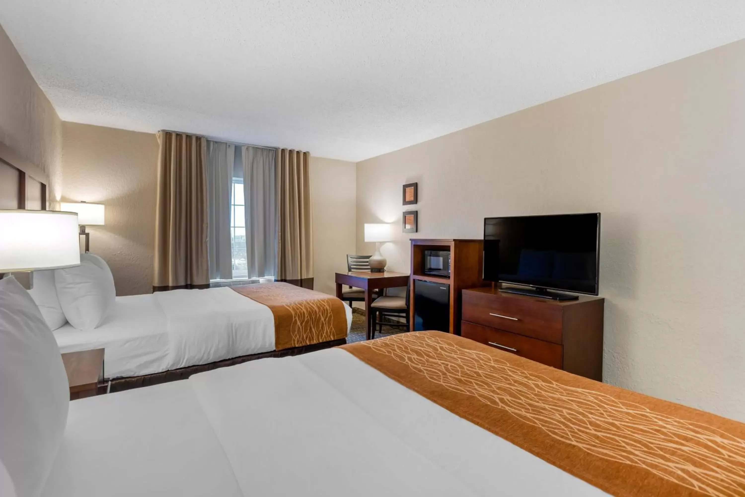 Photo of the whole room, Bed in Comfort Inn St Louis - Westport Event Center