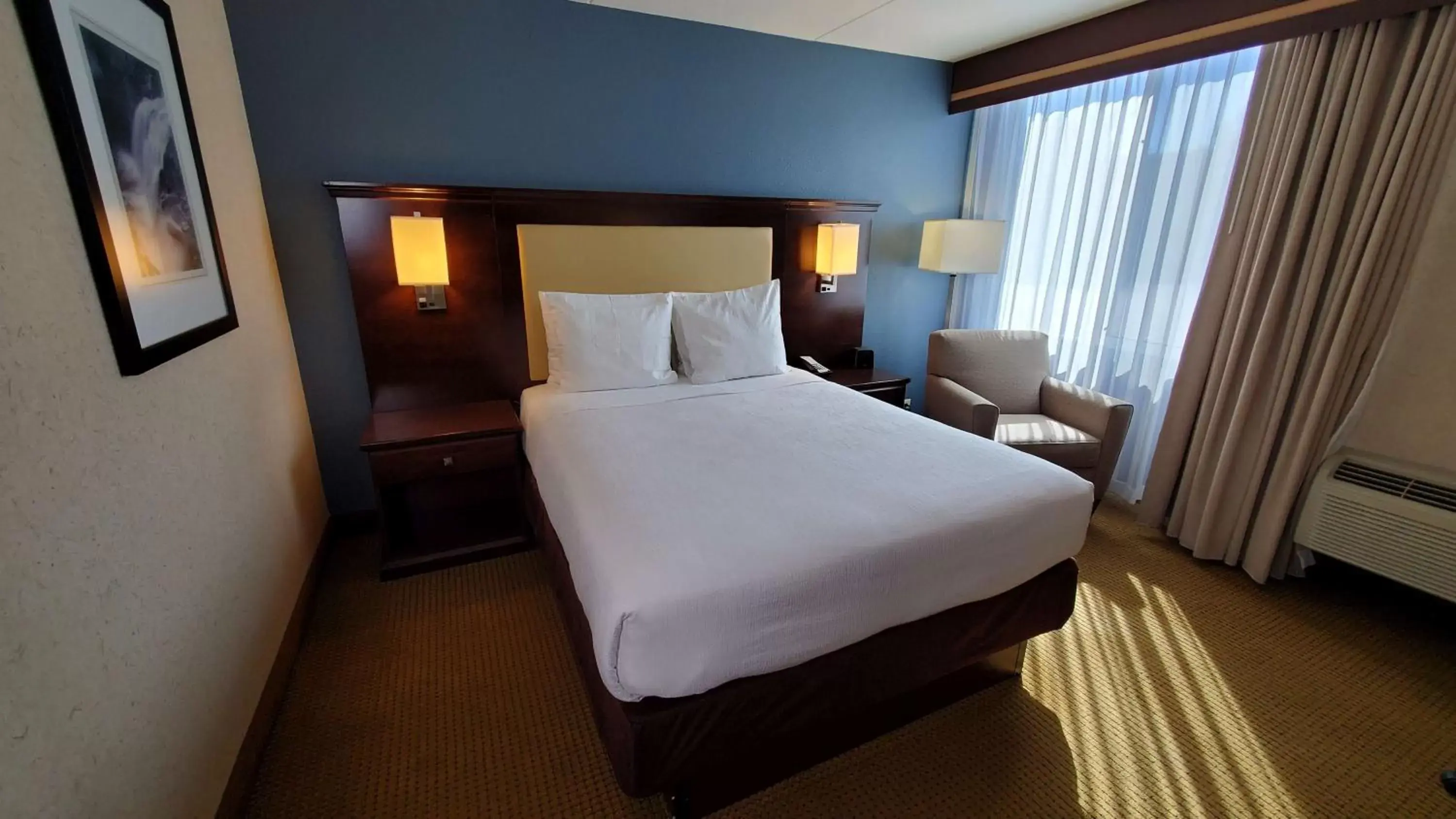 Photo of the whole room, Bed in Best Western Plus Coeur d'Alene Inn