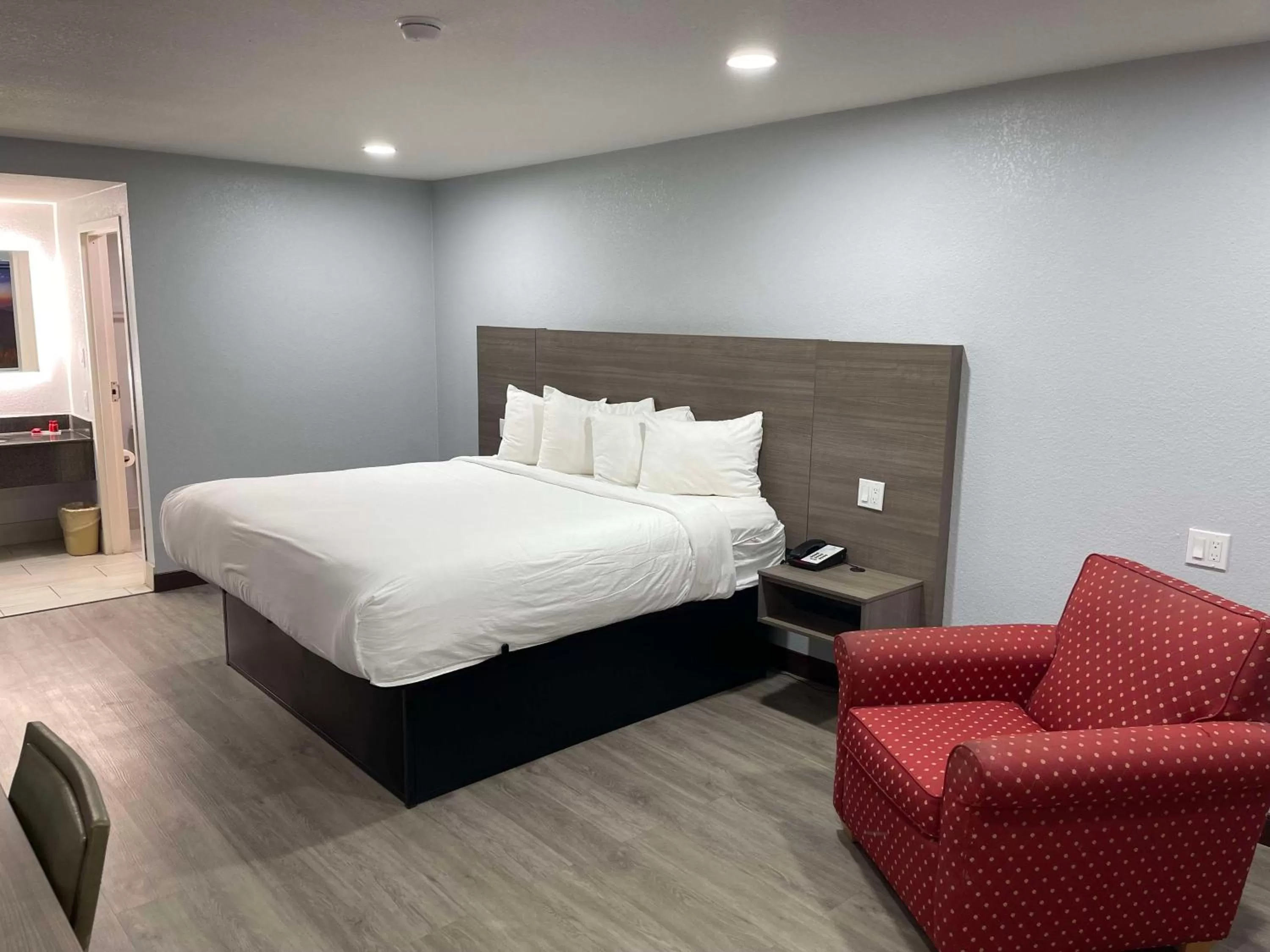Bedroom, Bed in SureStay Hotel by Best Western Childress