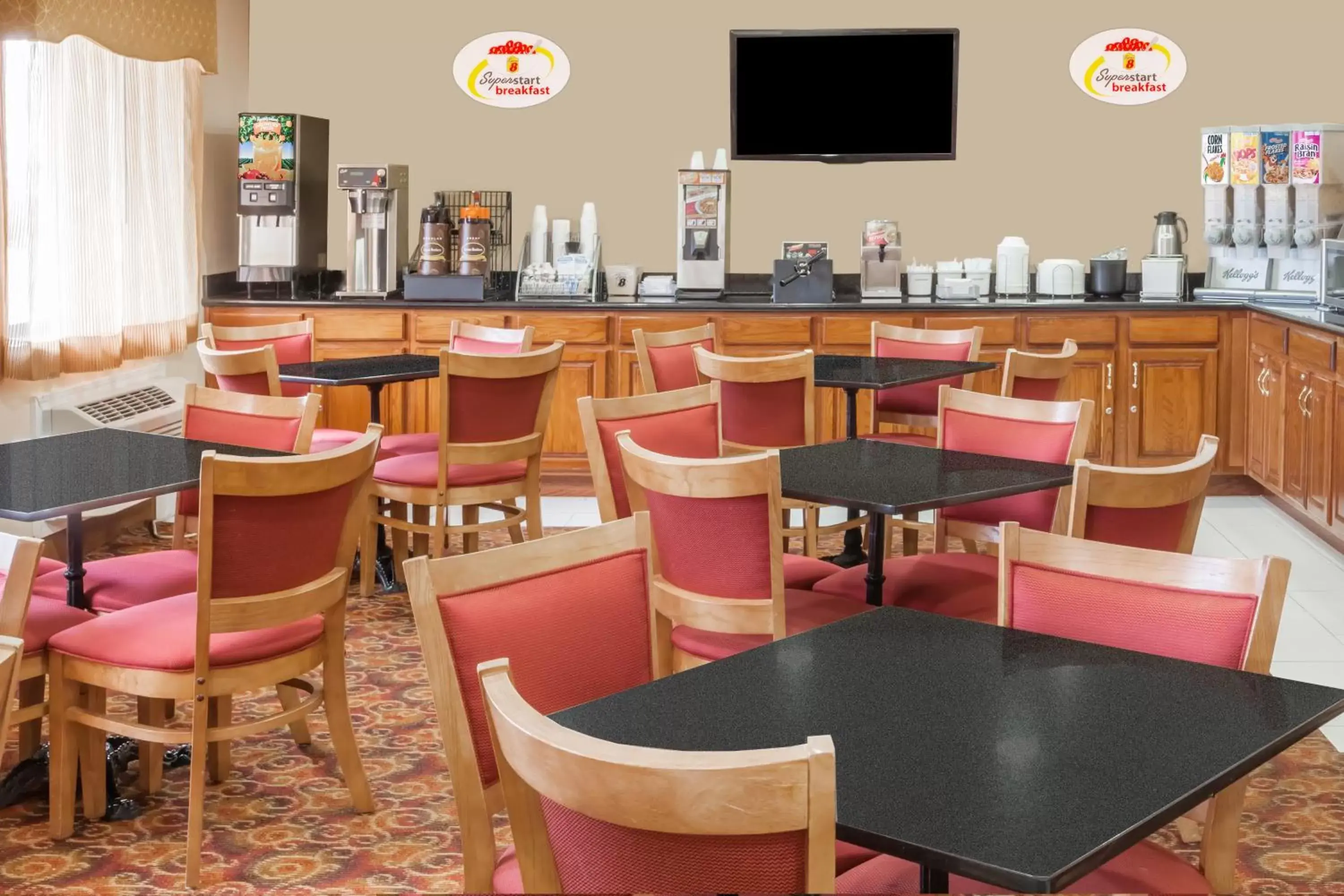 Coffee/tea facilities, Restaurant/Places to Eat in Super 8 by Wyndham Bowling Green South