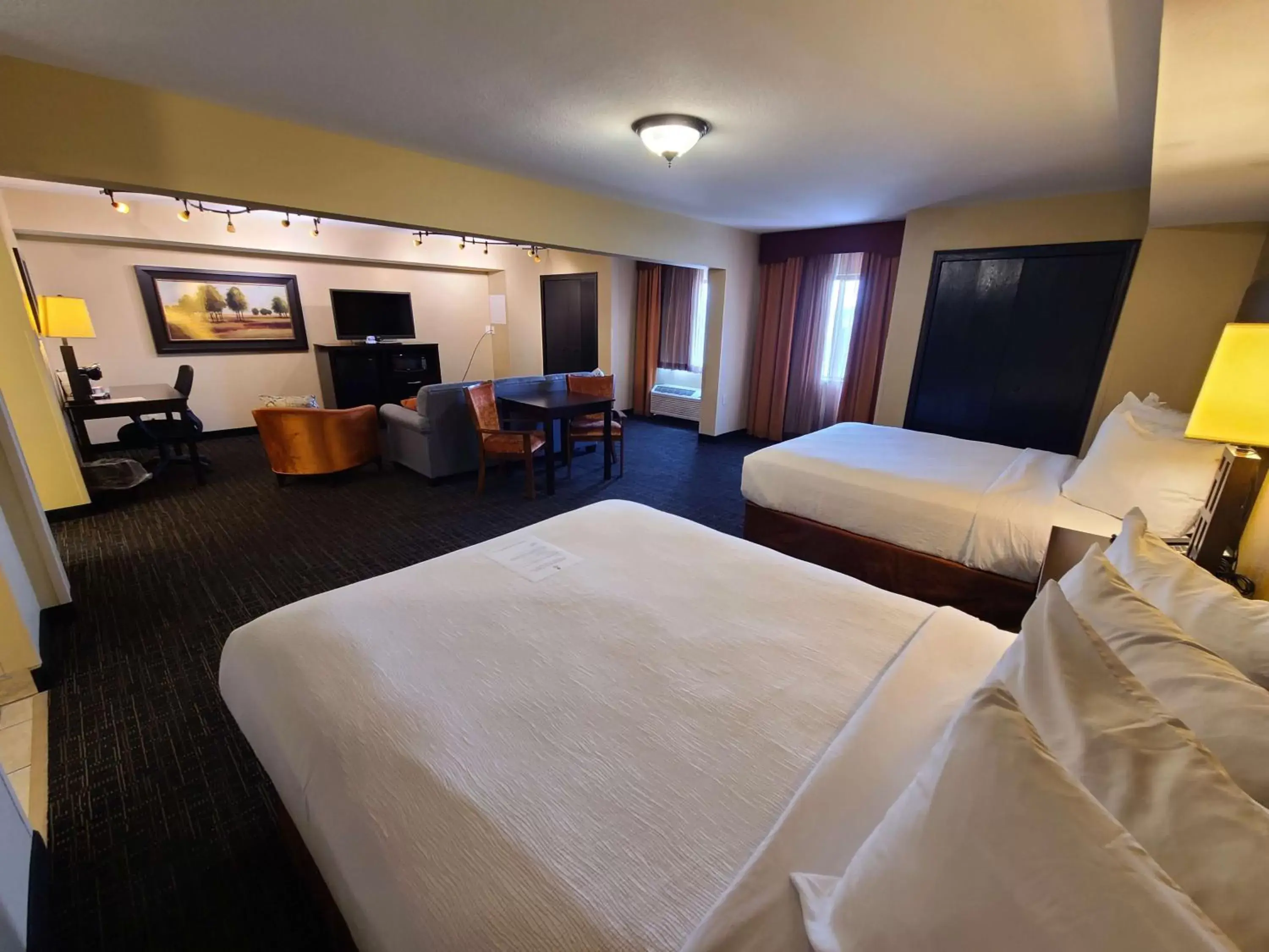 Bedroom in Best Western Plus North Platte Inn & Suites