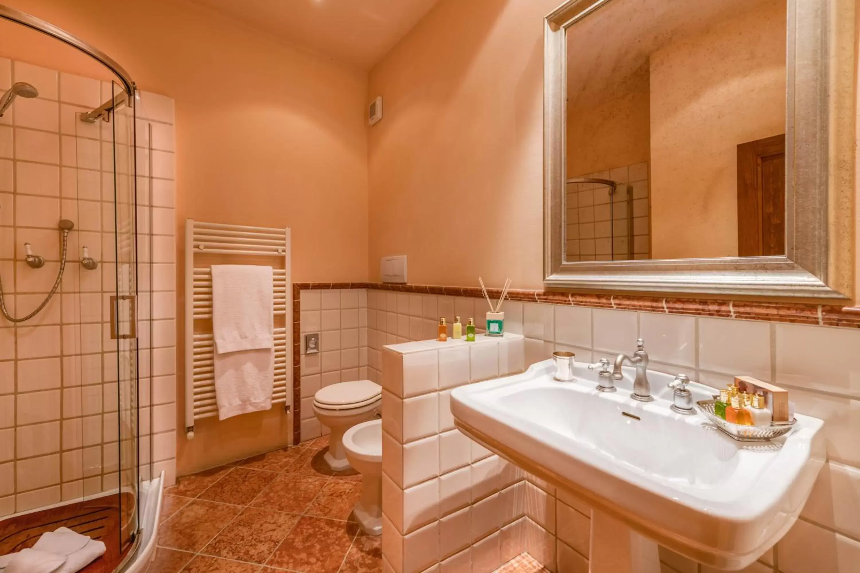 Bathroom in Residenza D'Epoca In Piazza della Signoria