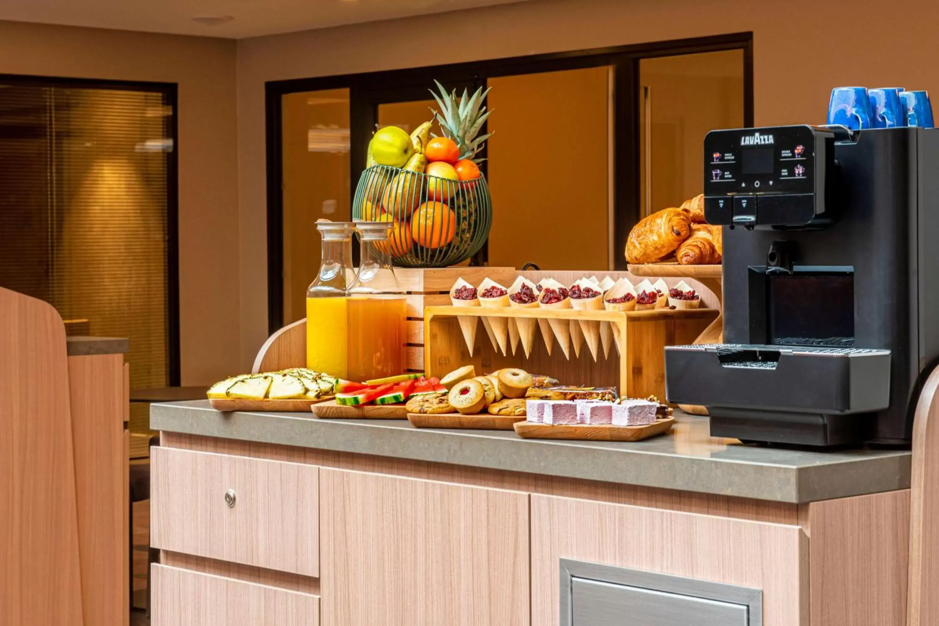 Coffee/tea facilities in Radisson Blu Hotel, Rouen Centre