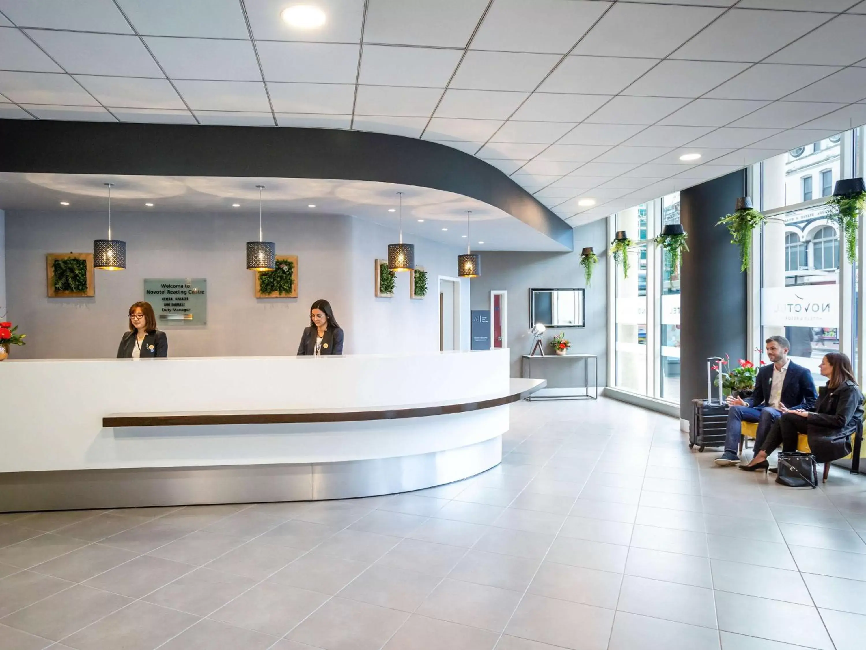 Property building, Lobby/Reception in Novotel Reading Centre