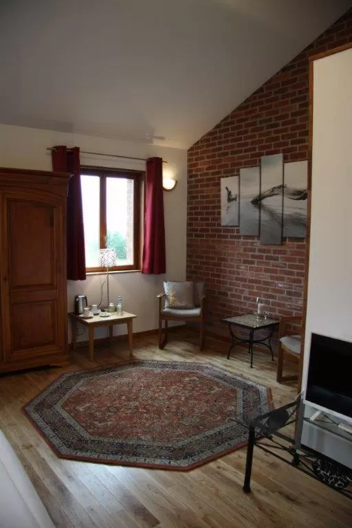 Day in Hôtel Les Charmilles de Mormal