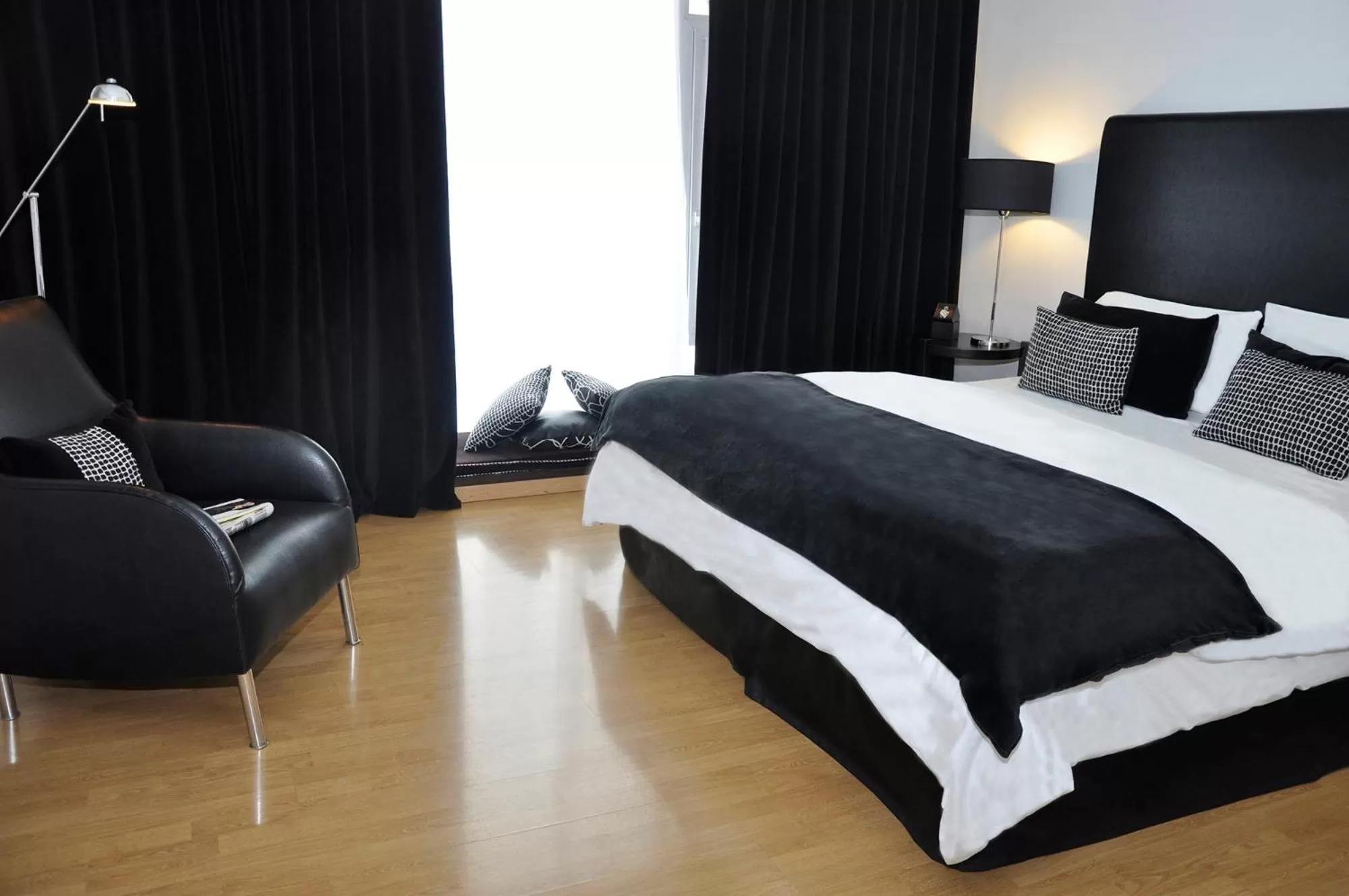 Bedroom, Bed in Broadway Hotel & Suites