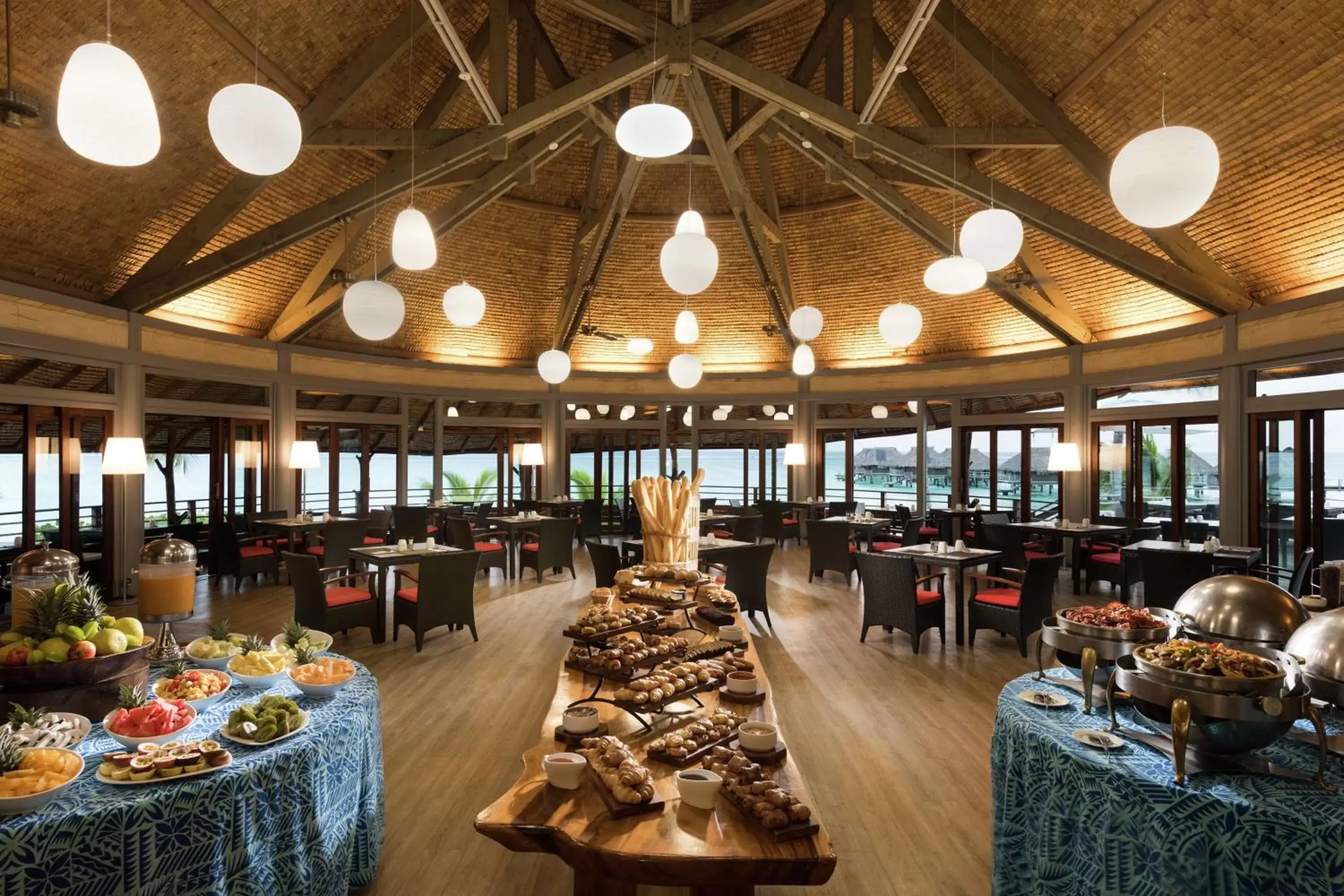 Restaurant/places to eat in Hilton Moorea Lagoon Resort & Spa Restaurant/places to eat in Hilton Moorea Lagoon Resort & Spa