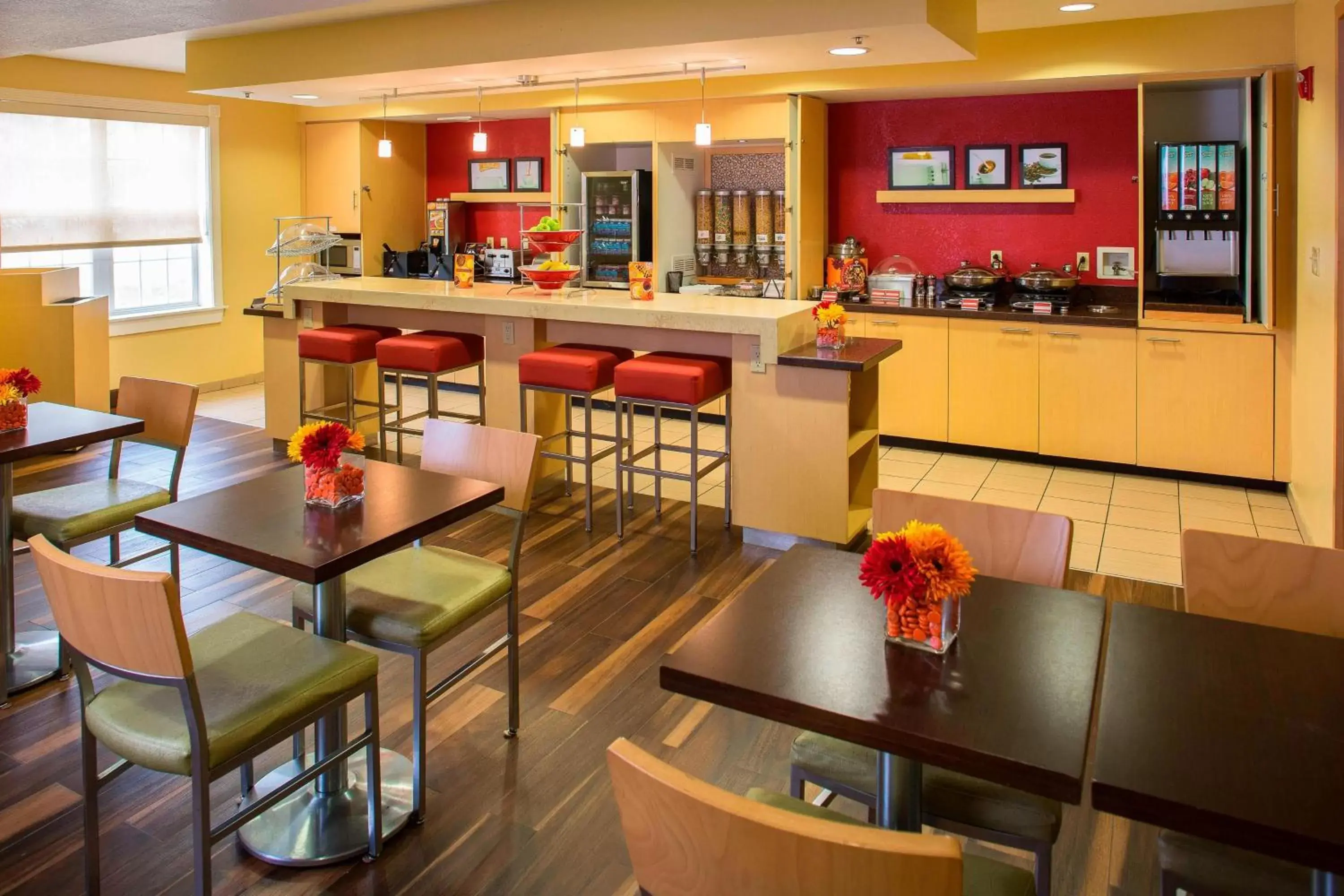Breakfast, Restaurant/Places to Eat in TownePlace Suites New Orleans Metairie
