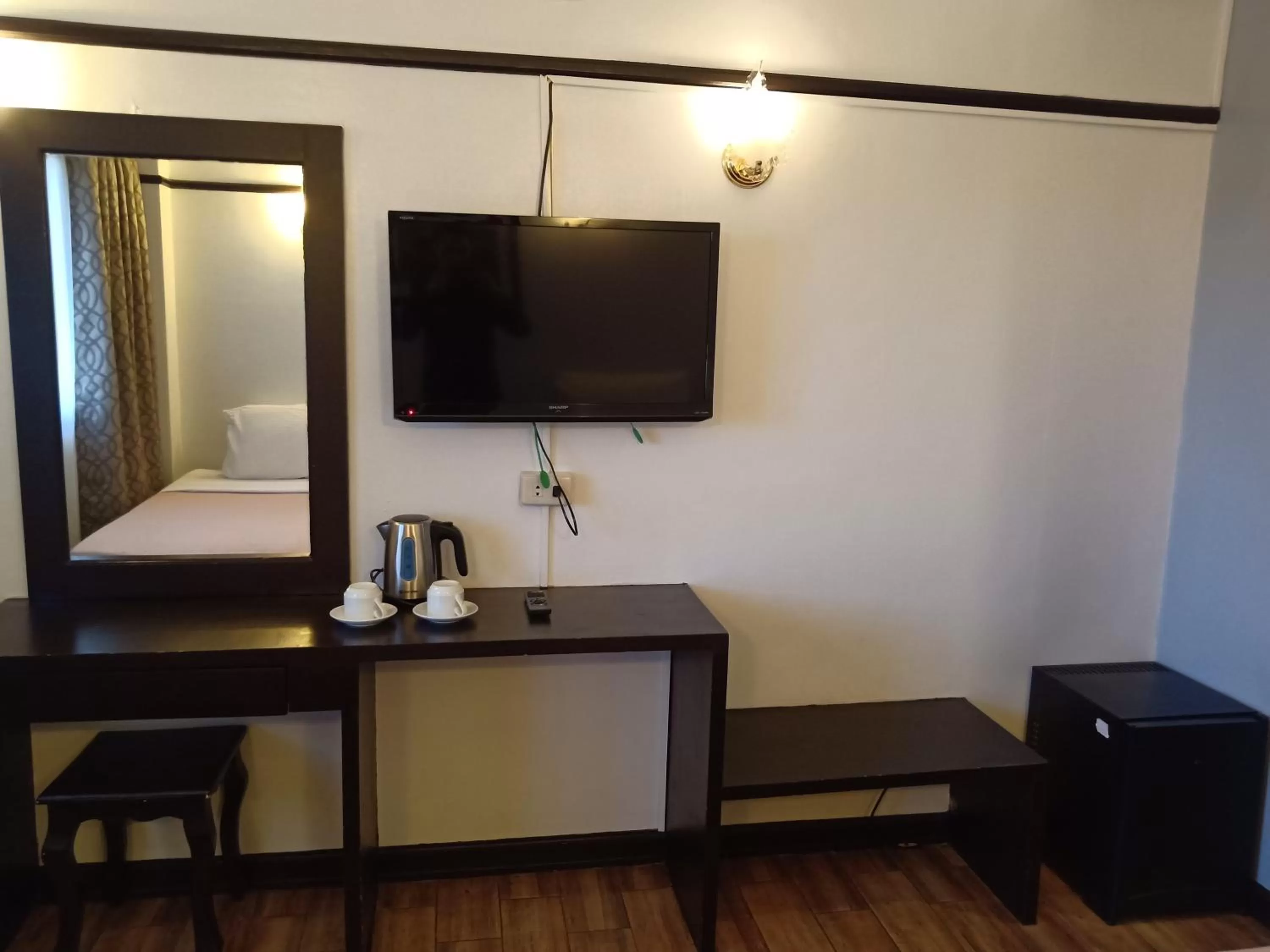 TV and multimedia in Venus Parkview Hotel