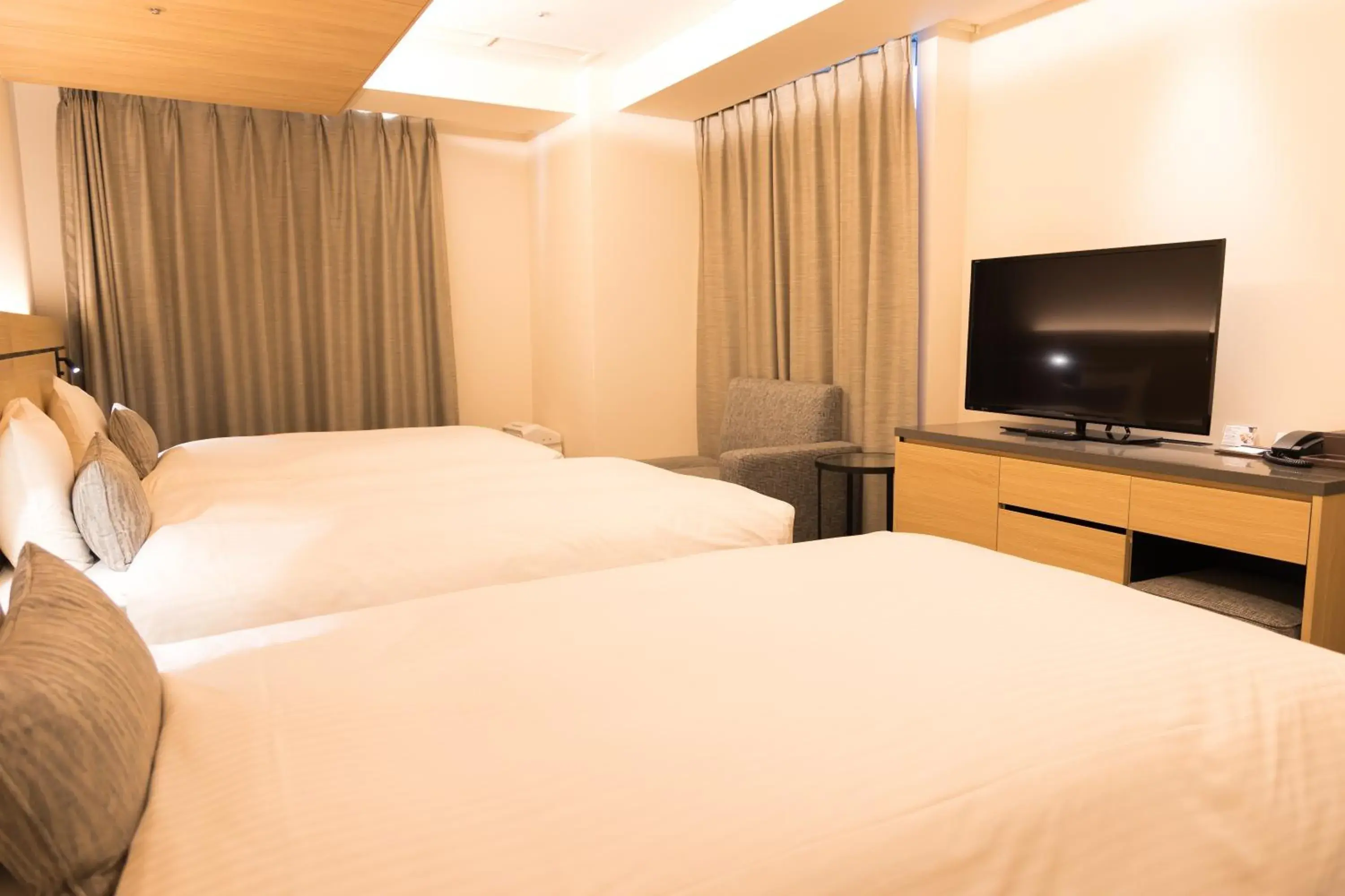 Photo of the whole room, Bed in Hotel Keihan Kyoto Ekiminami