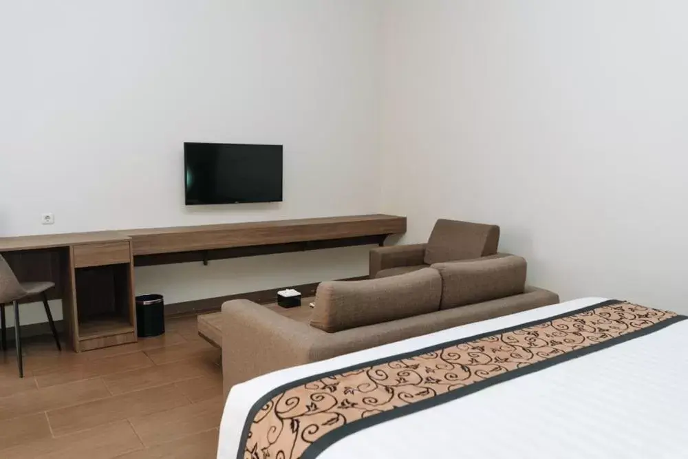 TV/Entertainment Center in Anugrah Hotel Sukabumi