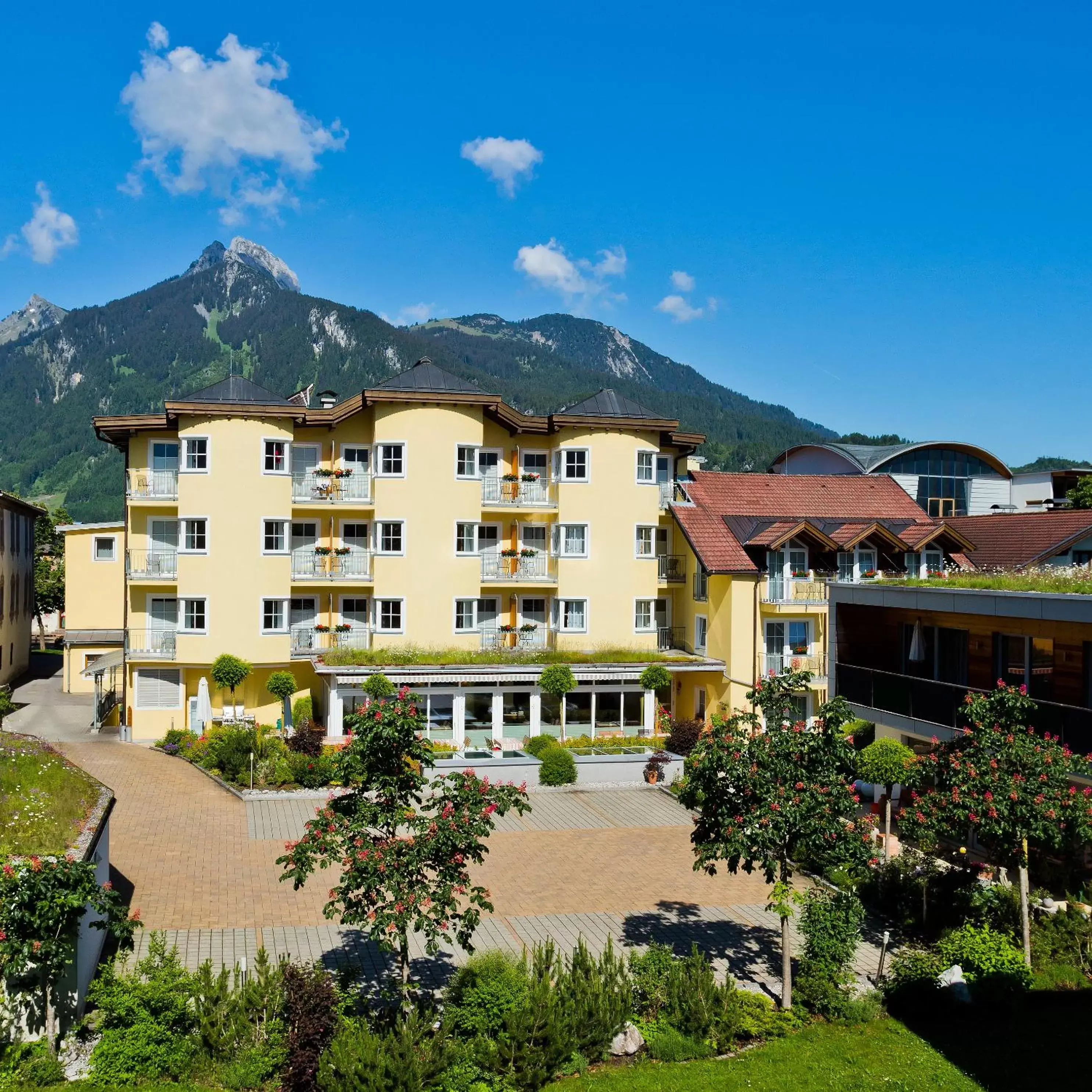 Facade/entrance, Property Building in Hotel Zum Mohren