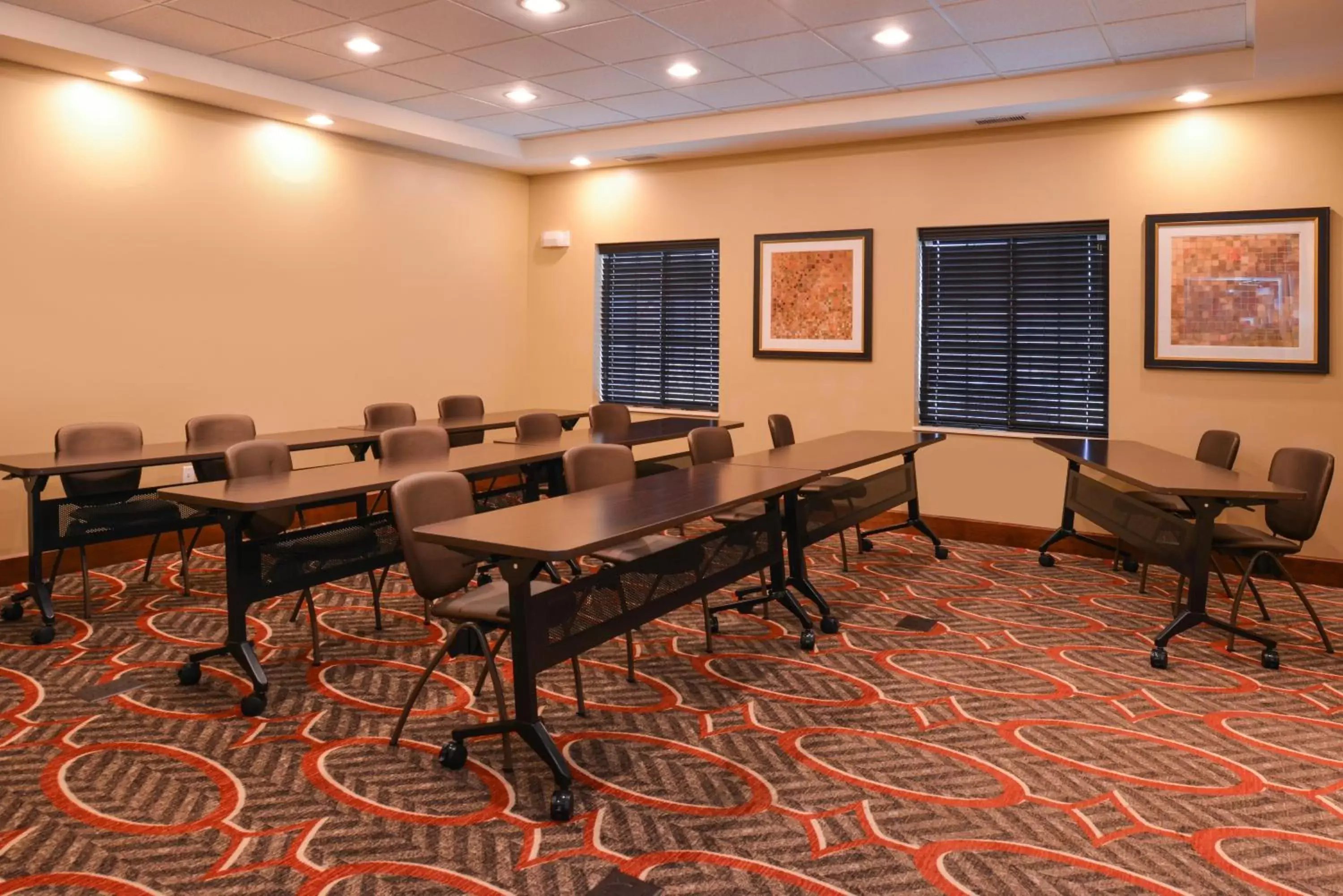 Meeting/conference room in Staybridge Suites Merrillville, an IHG Hotel