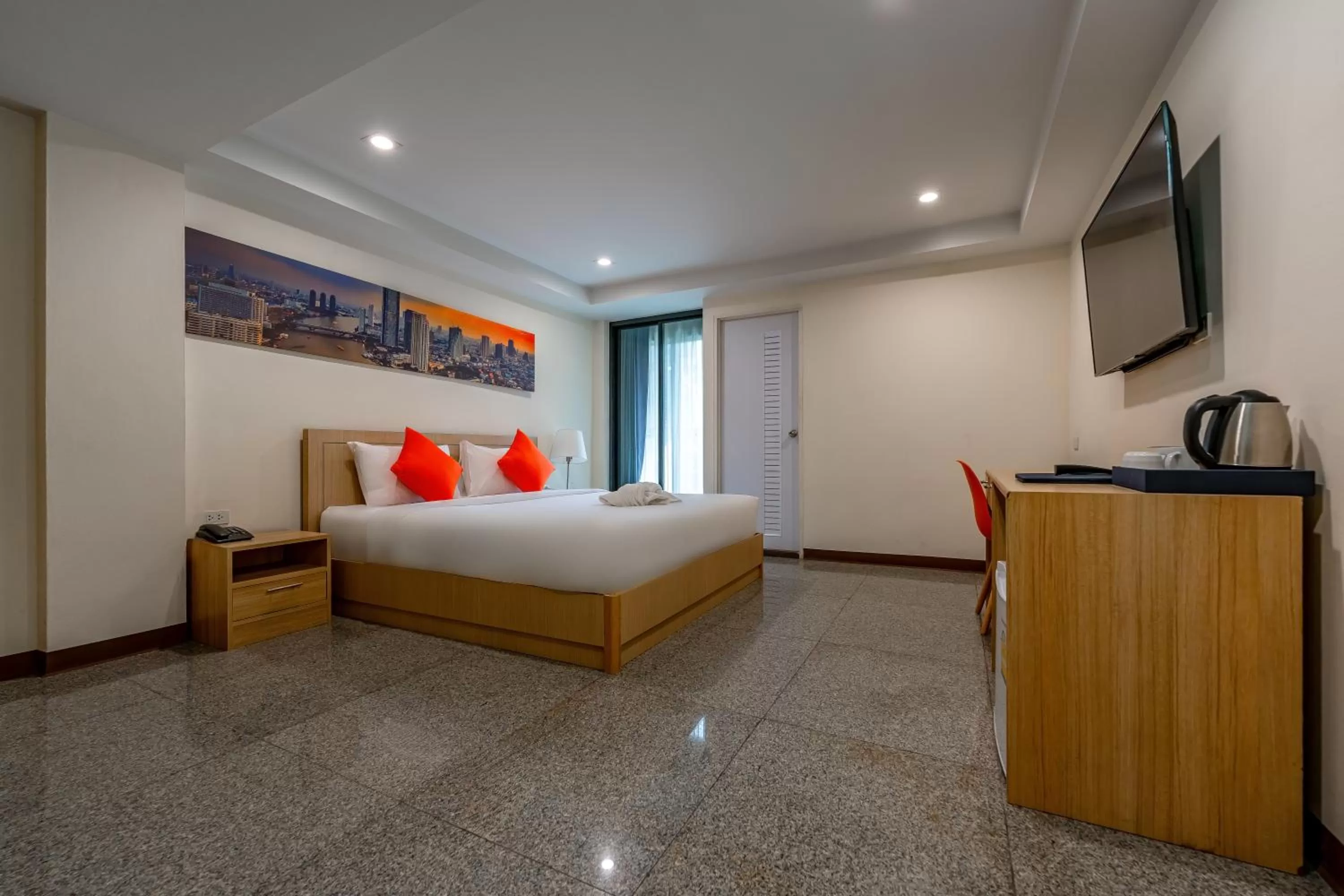 Bed in 7 Days Premium Hotel at Icon Siam Station - No Parking