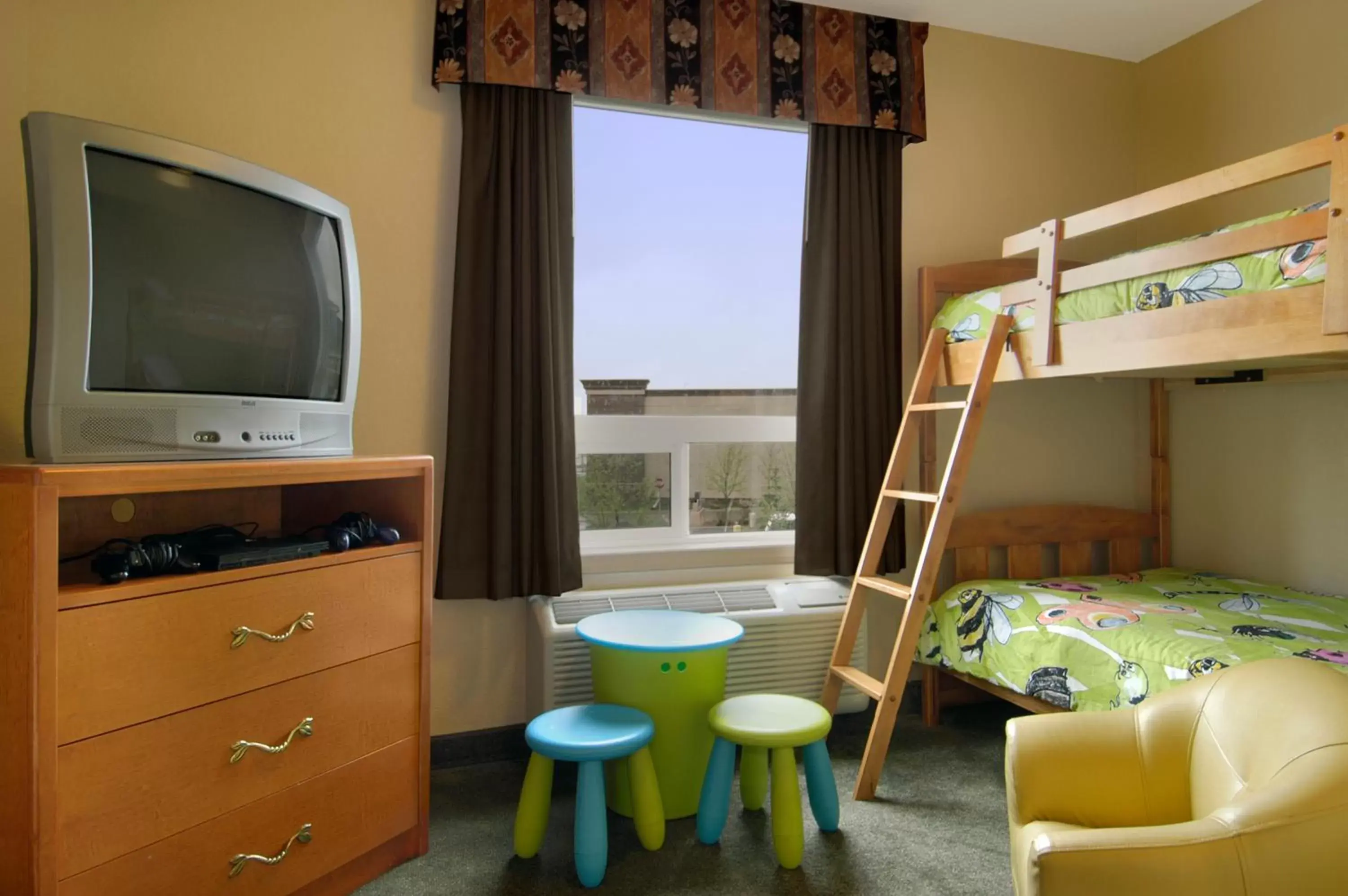 Spring, Bed in Days Inn by Wyndham Red Deer Spring, Bed in Days Inn by Wyndham Red Deer