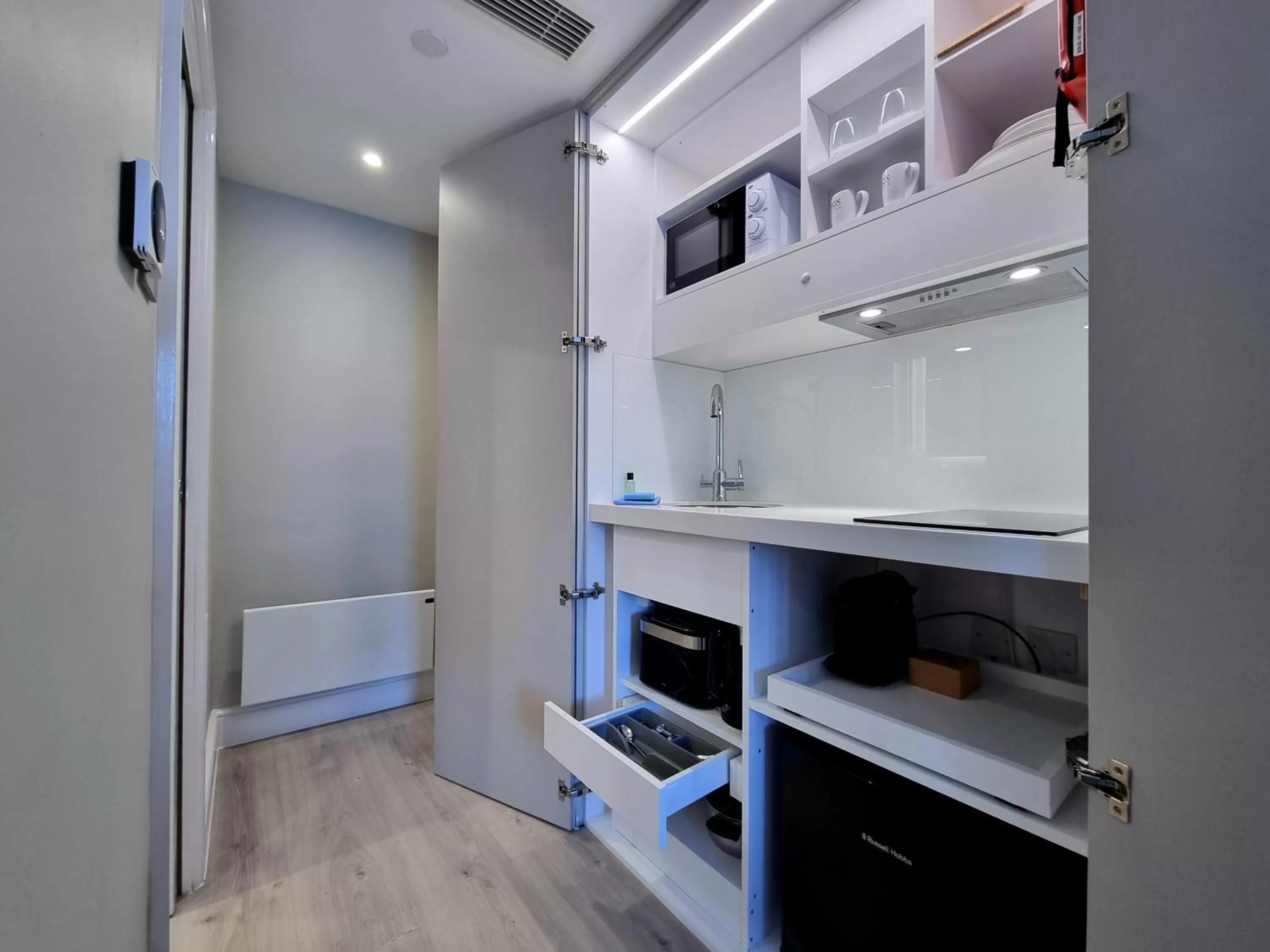 Kitchen or kitchenette in NOX Kensington Gardens