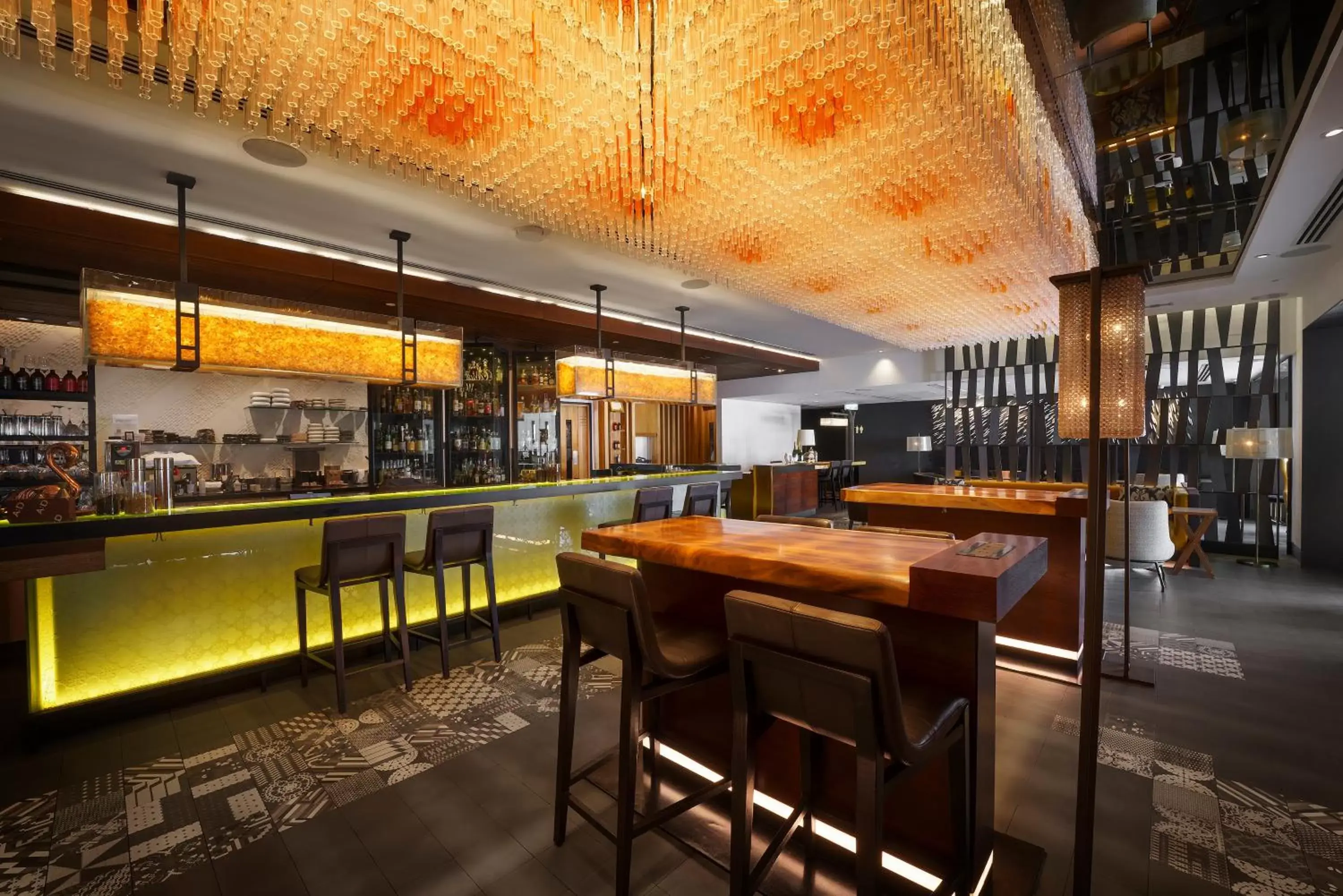 Lounge or bar, Restaurant/Places to Eat in Swissotel The Stamford