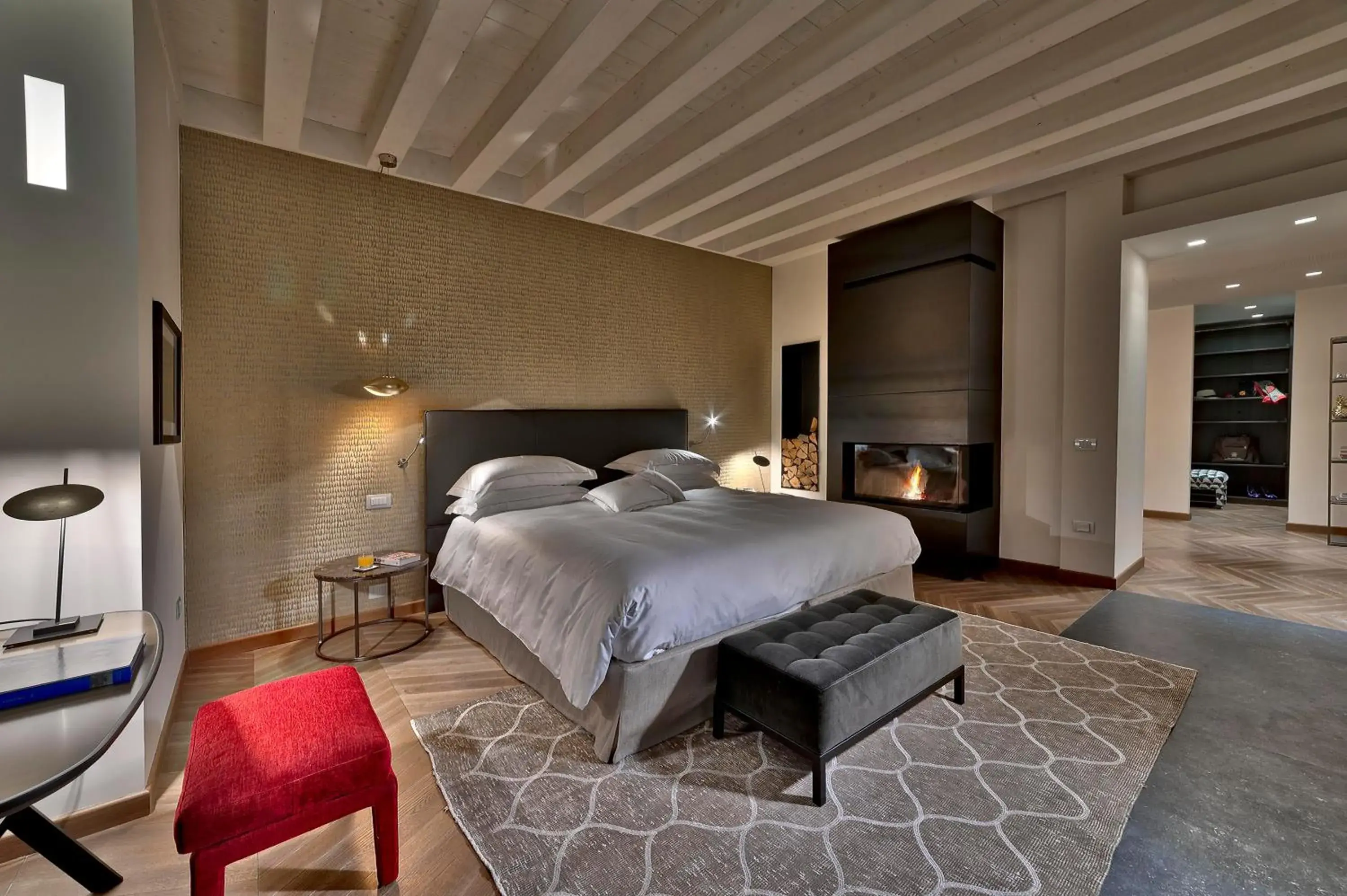 Photo of the whole room, Bed in Esplanade Tergesteo - Luxury Retreat