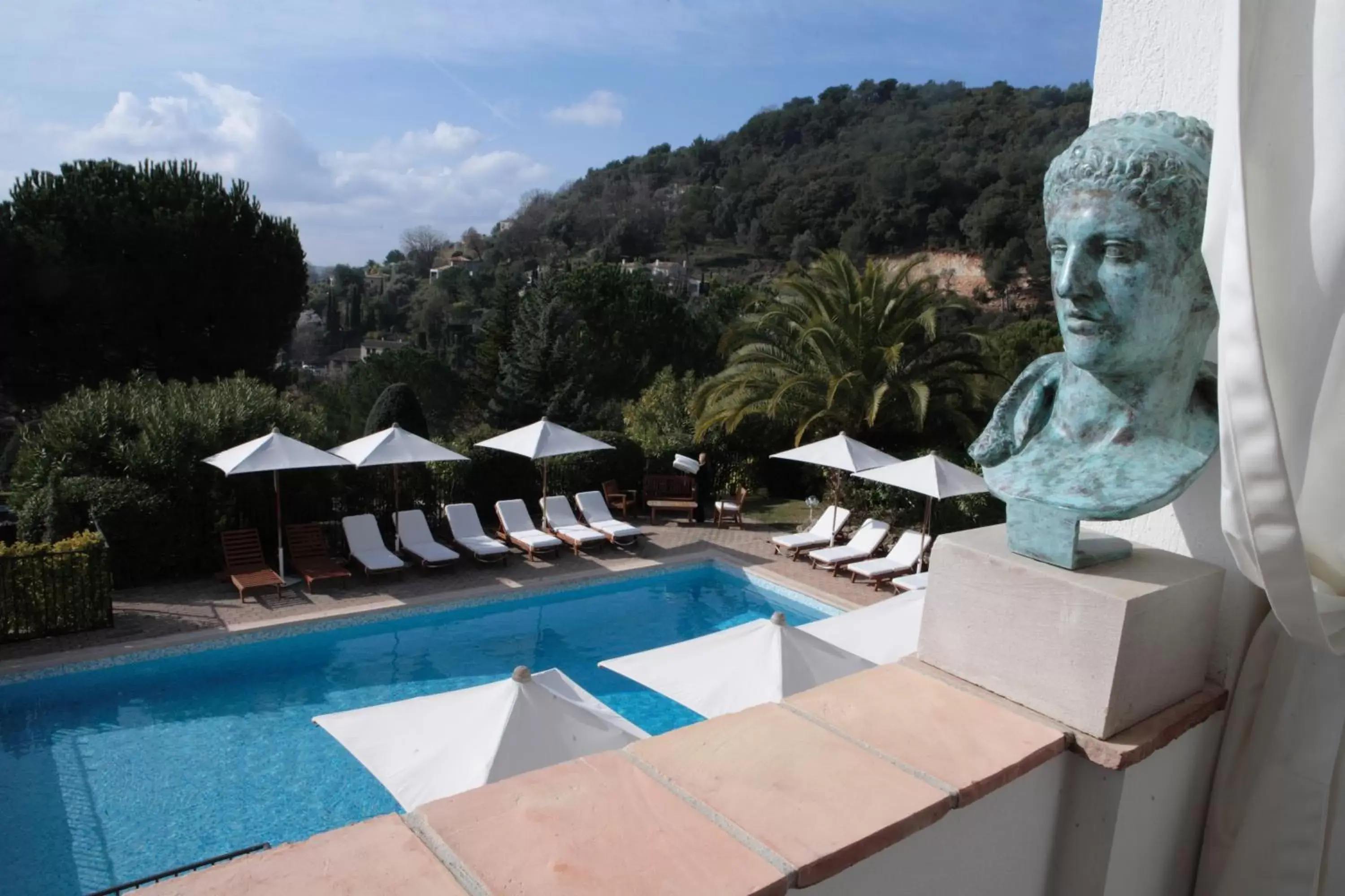 Swimming Pool in Hotel les Vergers de Saint Paul