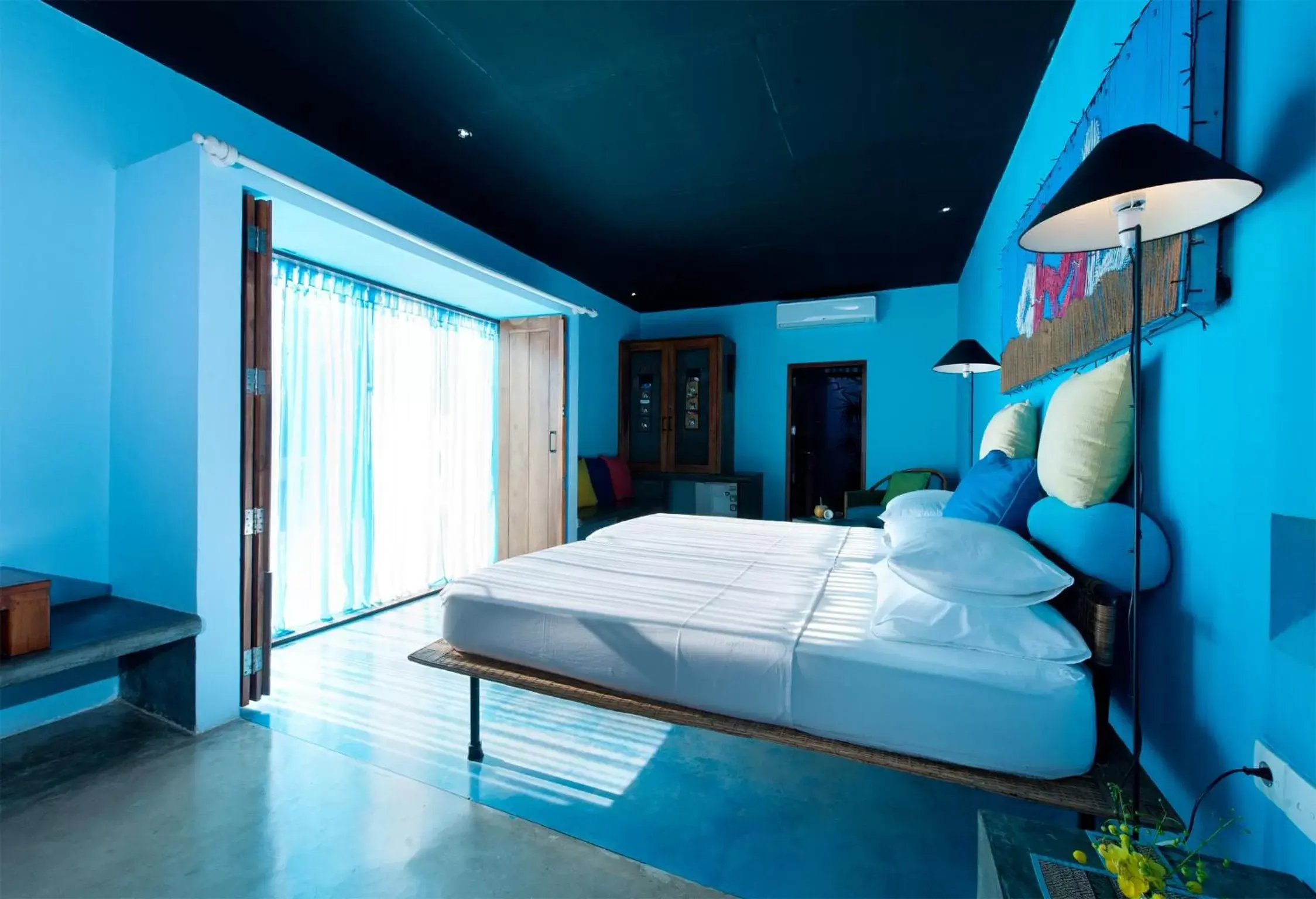 Photo of the whole room, Bed in Dickman Resort "The Boutique Hotel"