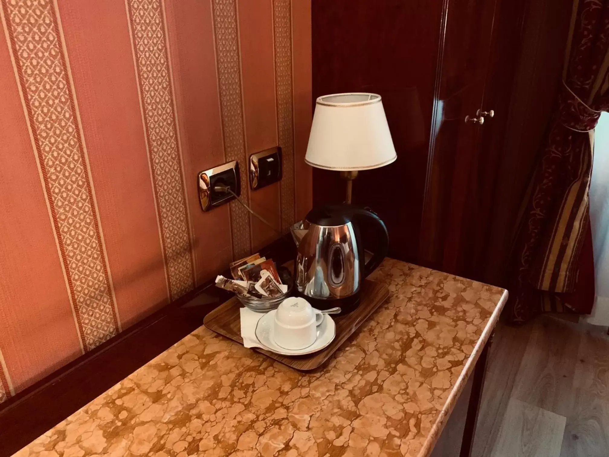 Coffee/tea facilities in Hotel Vittoria