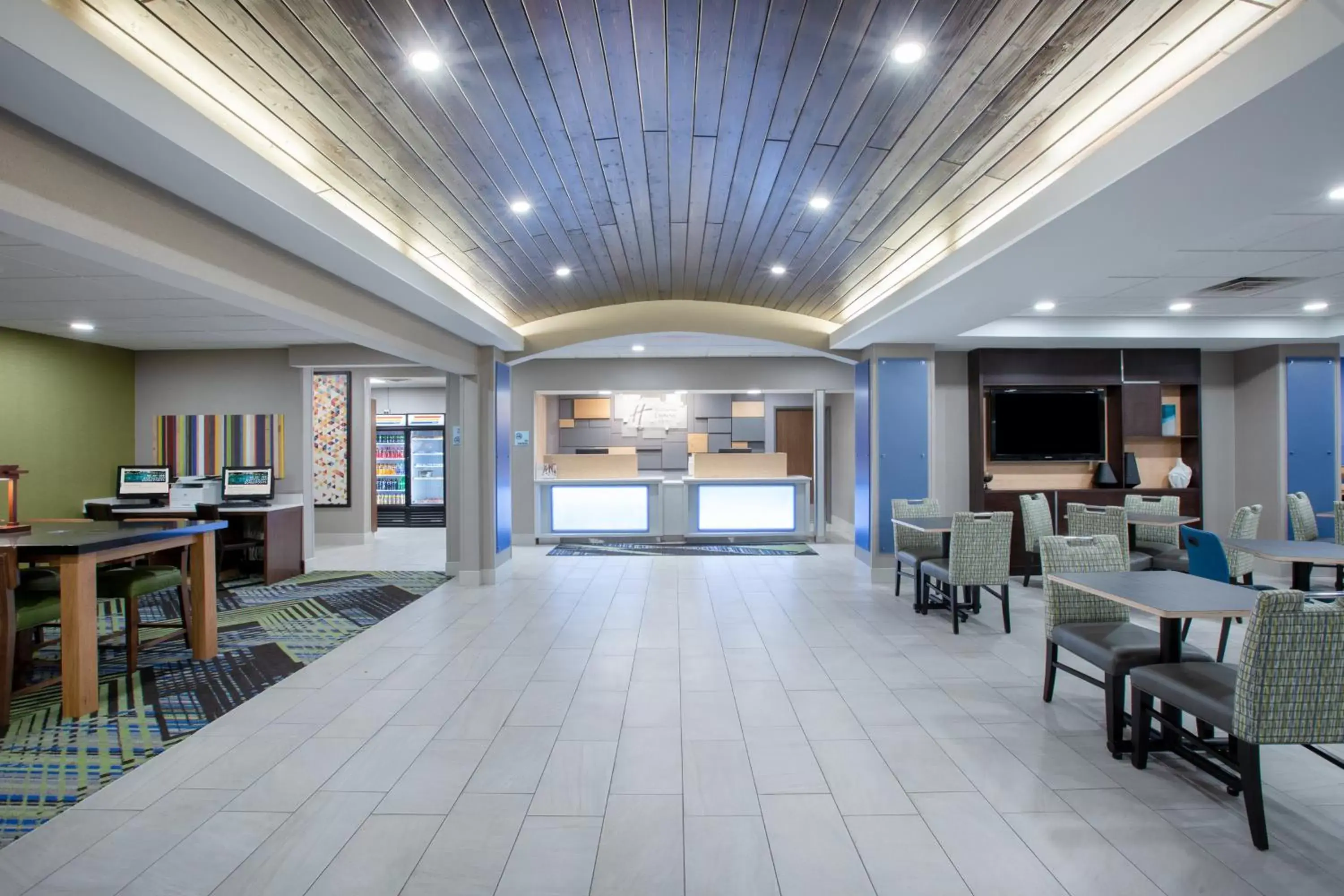 Lobby or reception in Holiday Inn Express Hotel & Suites Columbus, an IHG Hotel