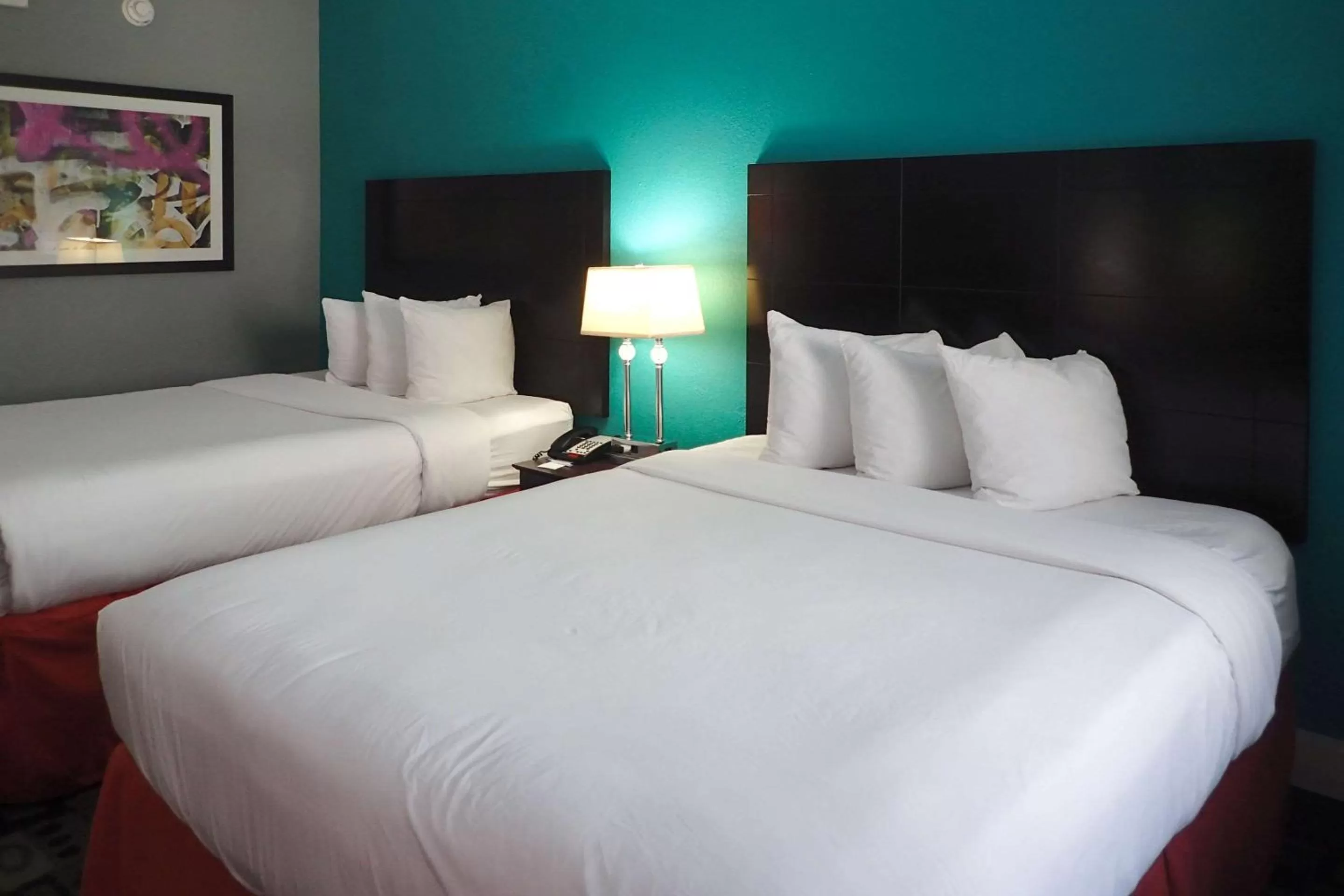 Photo of the whole room, Bed in Clarion Inn Atlantic City - Beach and Boardwalk