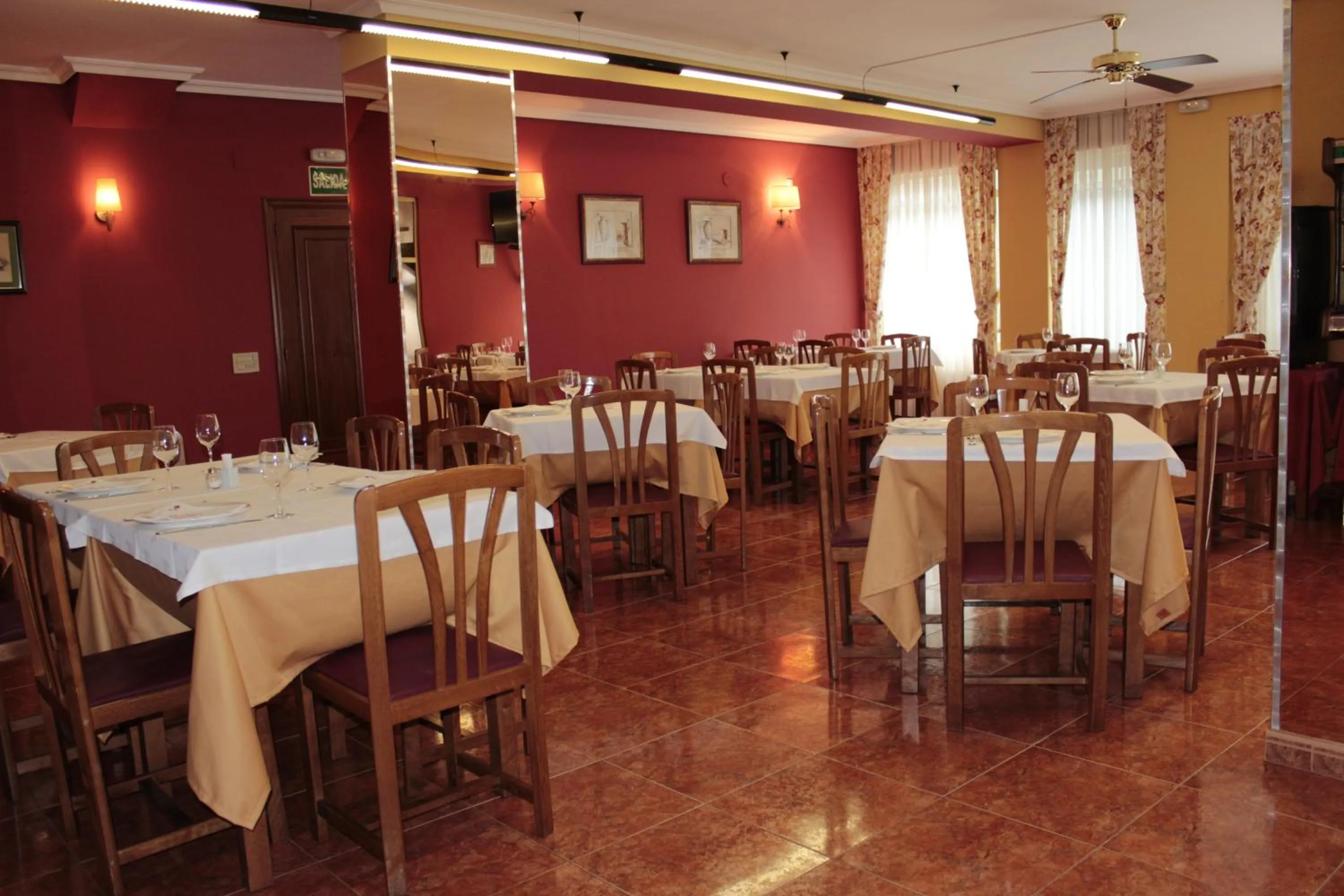Restaurant/places to eat in Hotel Peñagrande