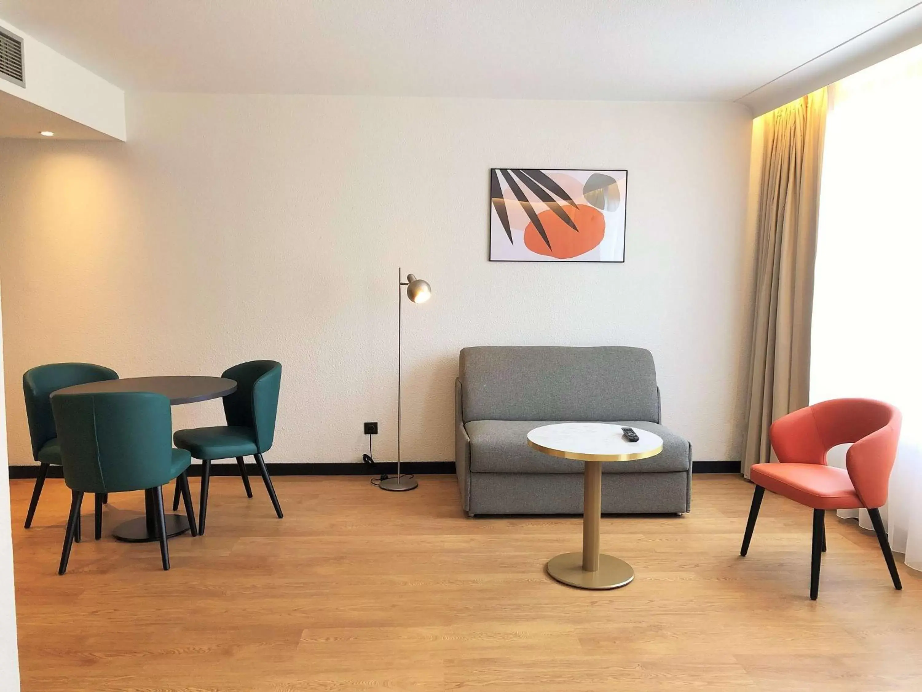 Bedroom, Seating Area in Novotel Suites Montpellier Antigone