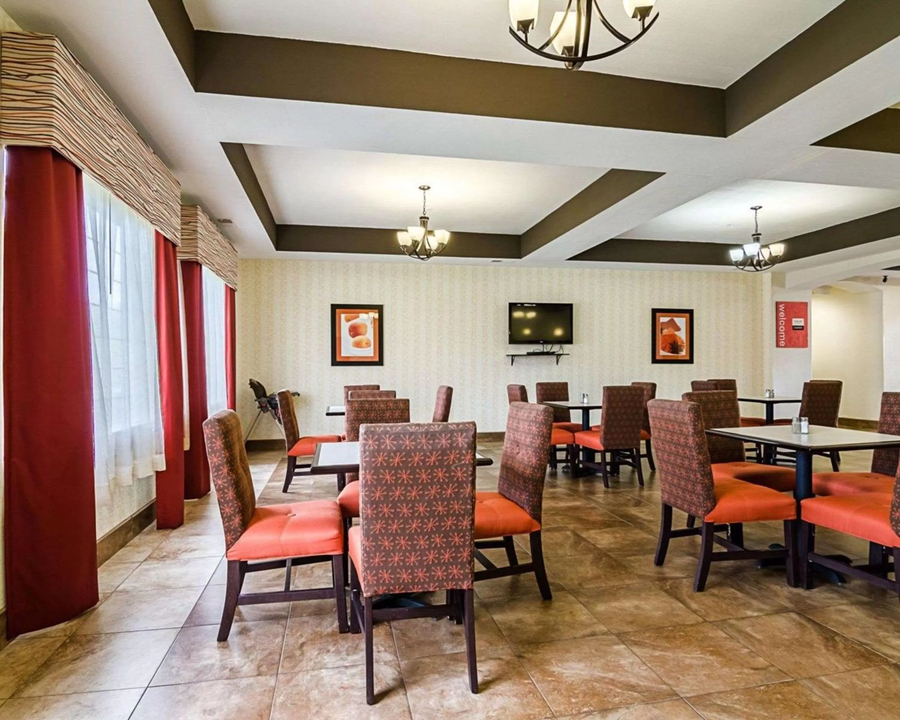 Restaurant/places to eat in Comfort Inn & Suites Lawrence - University Area