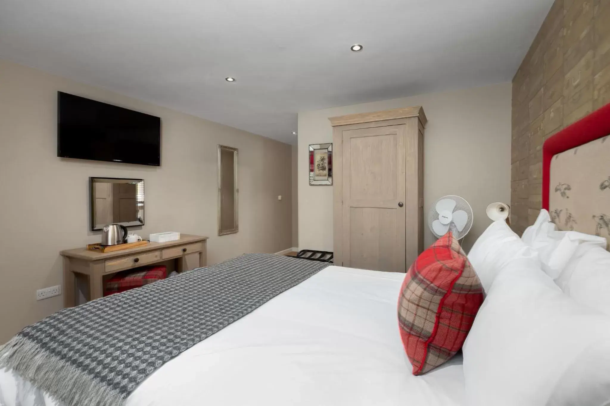 Bed in The World's End - Northampton Bed in The World's End - Northampton