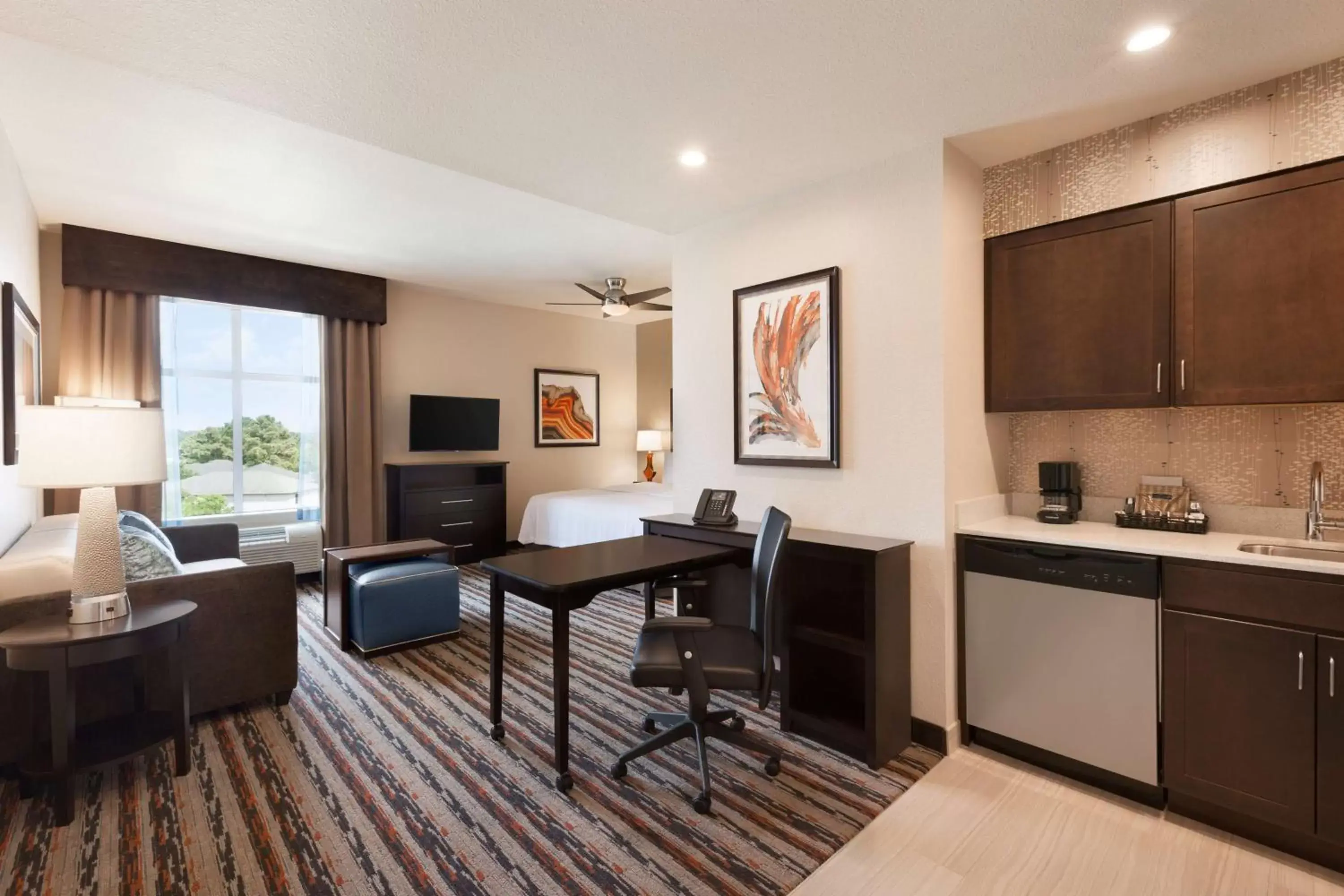 Bedroom, Kitchen/Kitchenette in Homewood Suites by Hilton North Houston/Spring