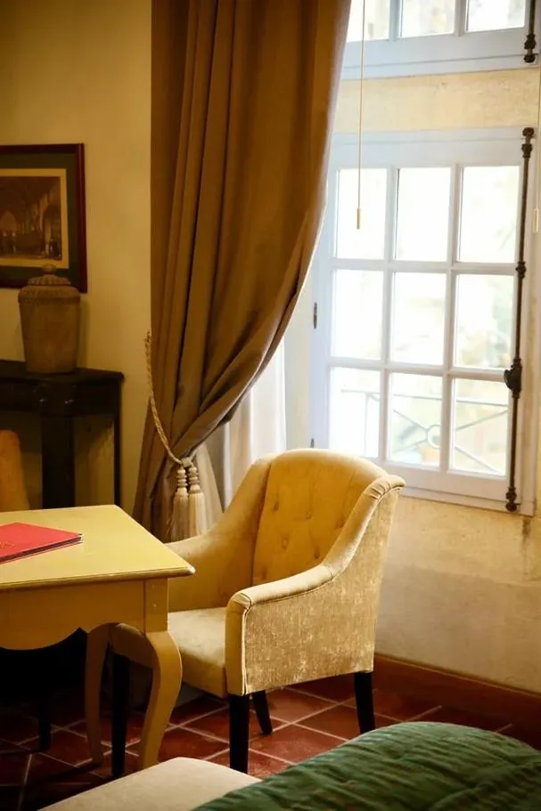 Bedroom in La Villa Mazarin