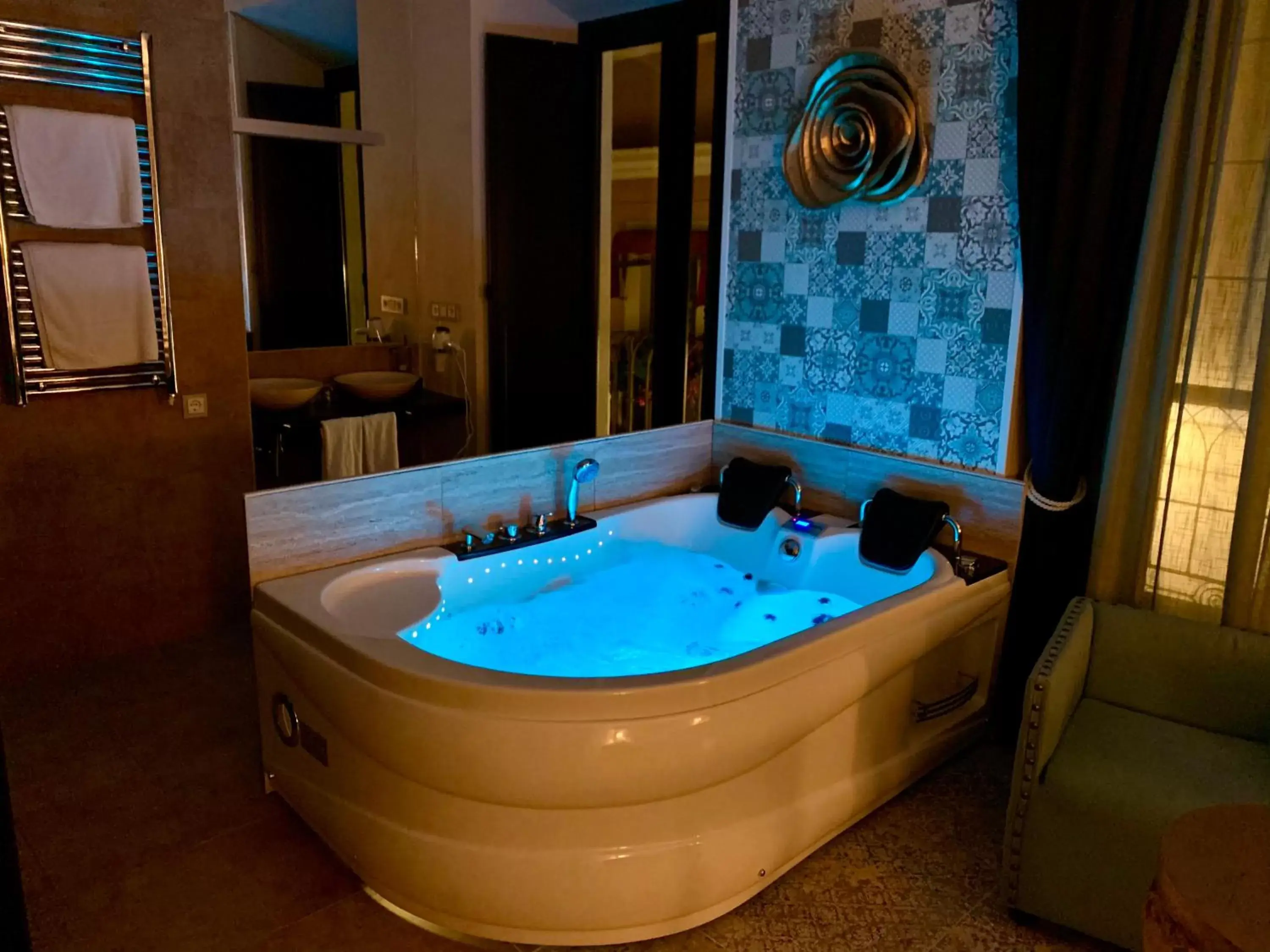 Hot Tub in Hotel Spa Adealba