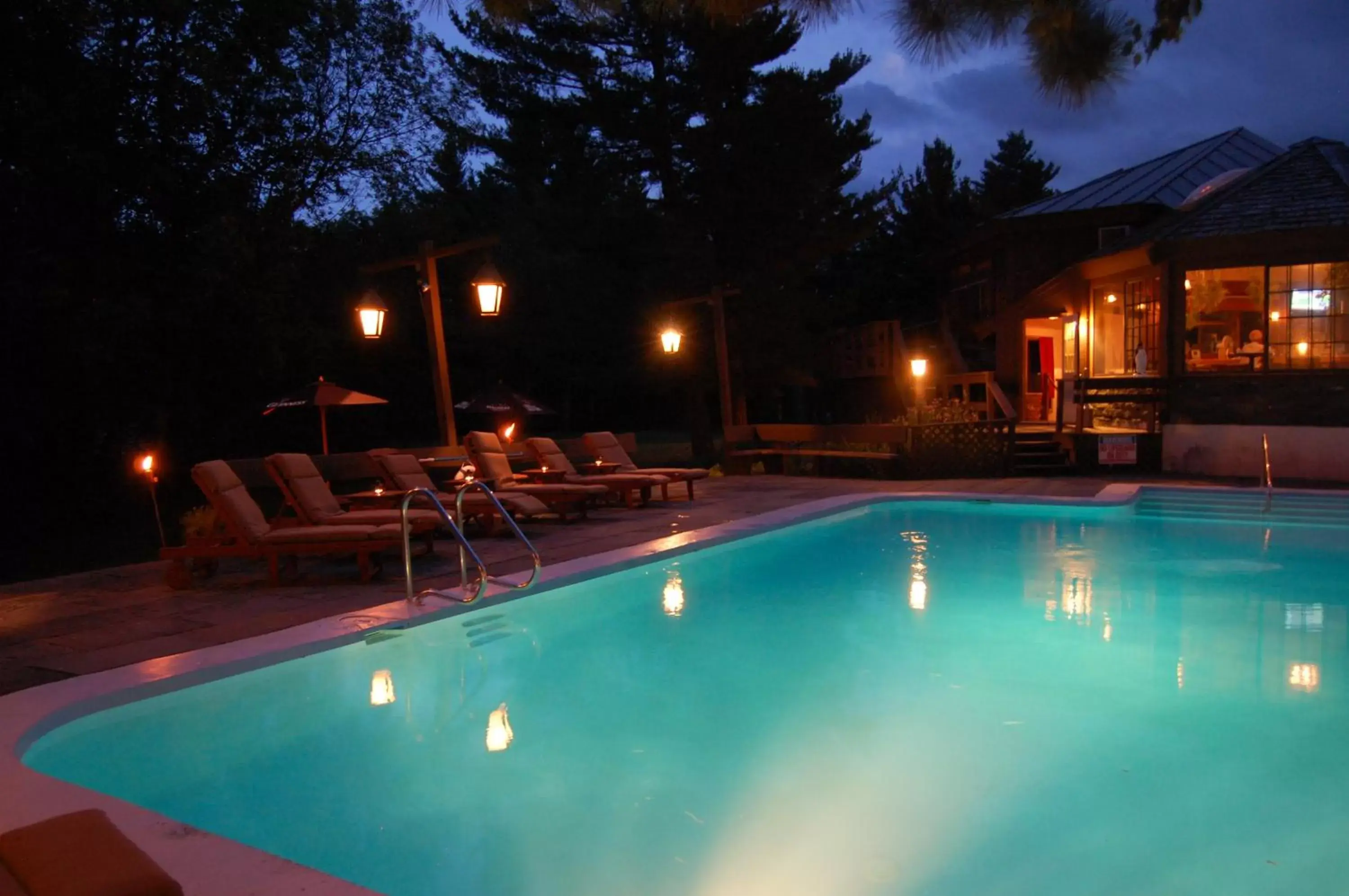 Swimming Pool in Summit Lodge