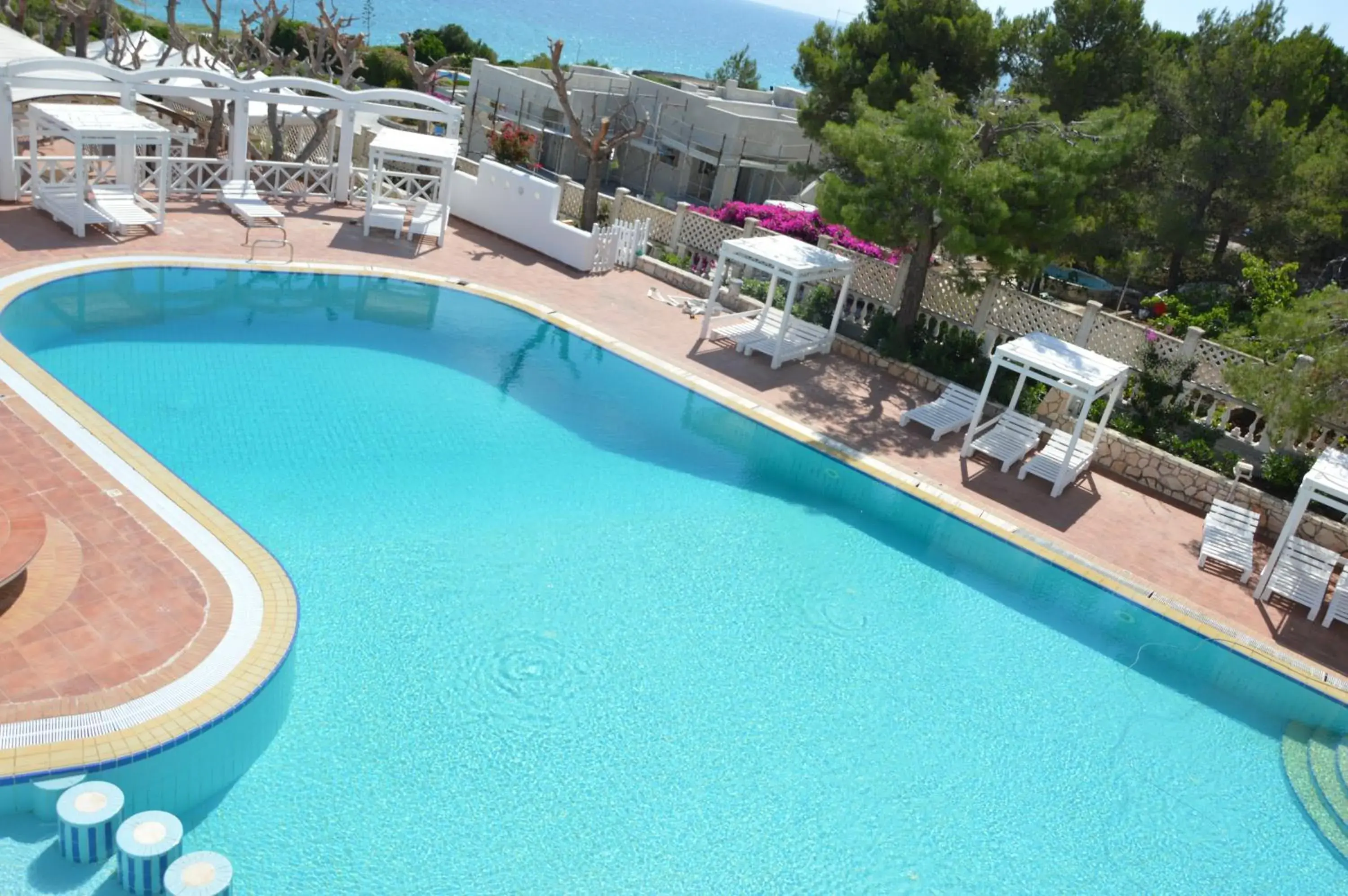 Facade/entrance, Swimming Pool in Hotel Residence La Corvetta