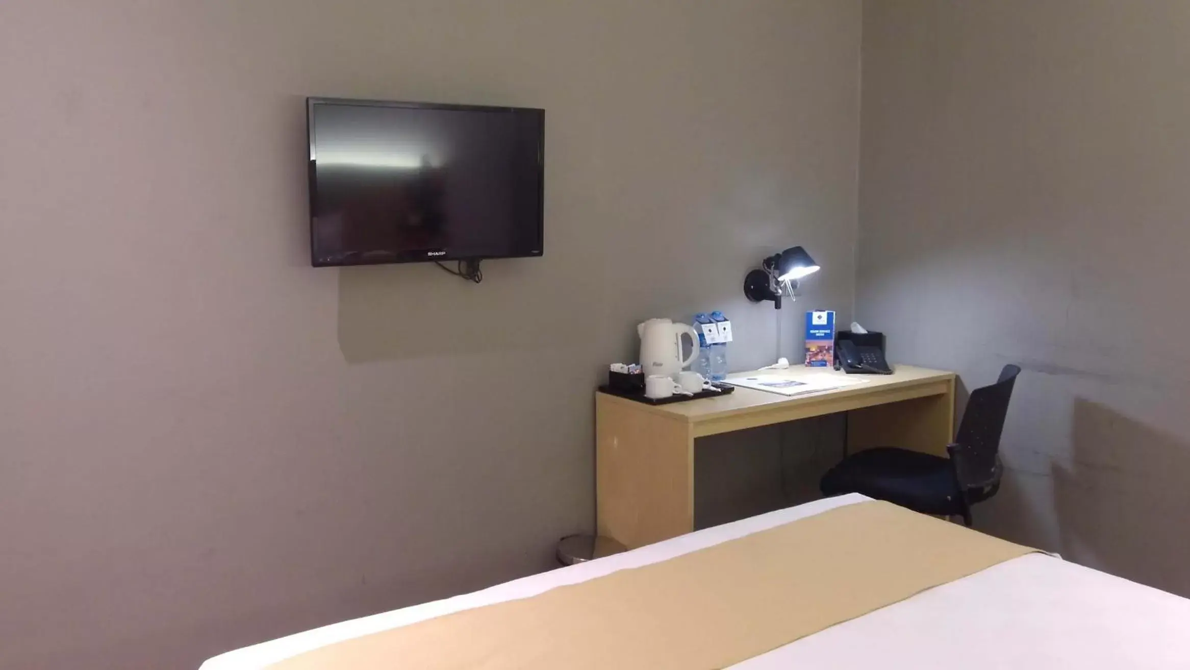 Standard Double Room in Yunna Hotel Lampung Standard Double Room in Yunna Hotel Lampung