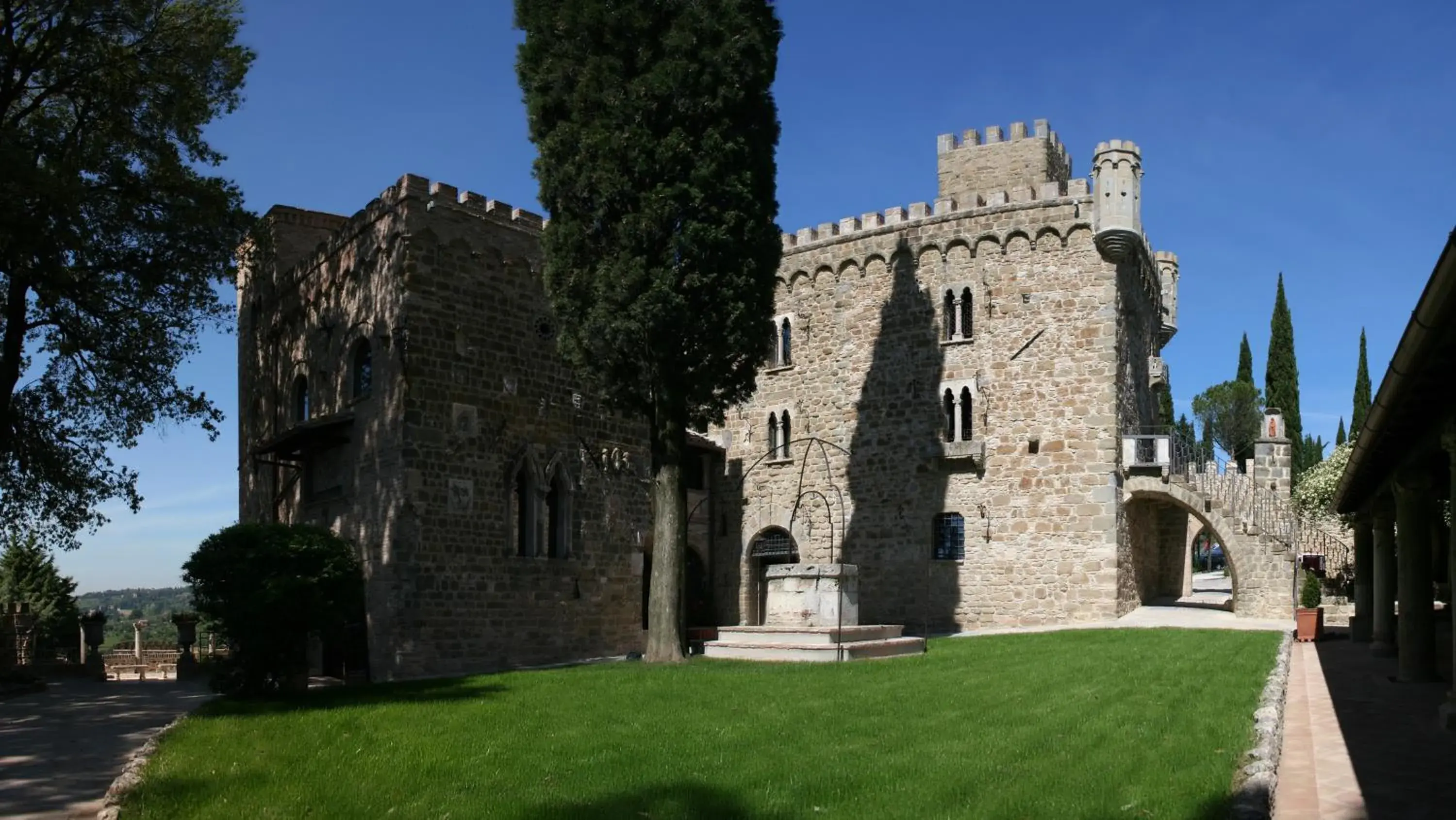Facade/entrance, Property Building in Castello Di Monterone