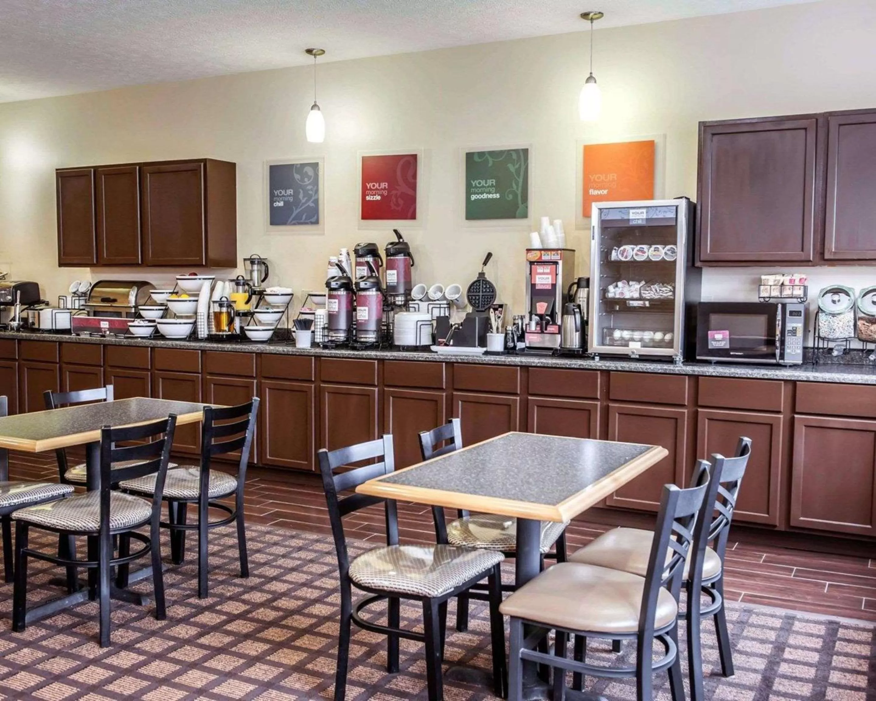 Restaurant/places to eat in Baymont by Wyndham Richmond I-70