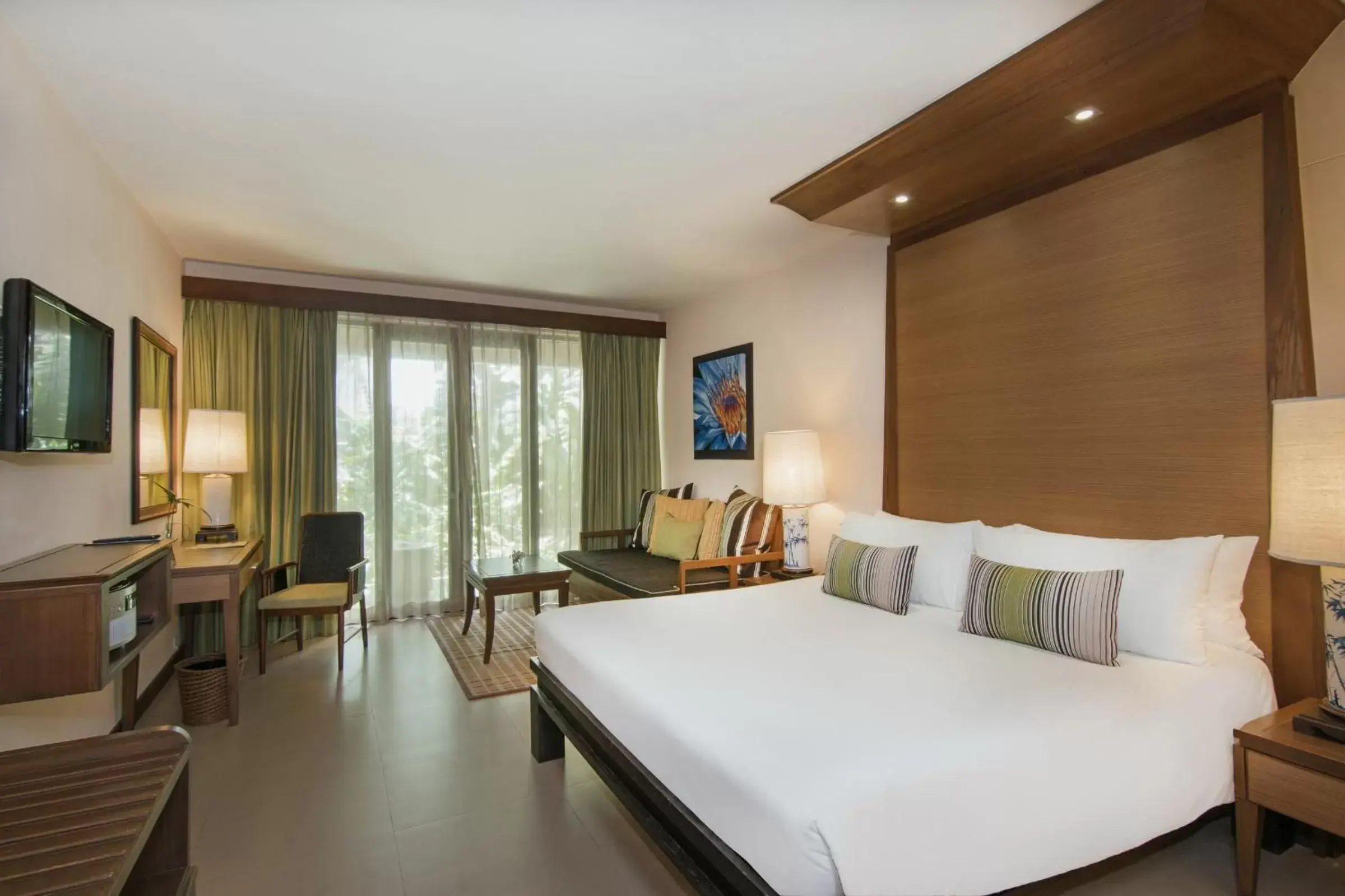 Seating area, Bed in Siam Bayshore Resort Pattaya Seating area, Bed in Siam Bayshore Resort Pattaya