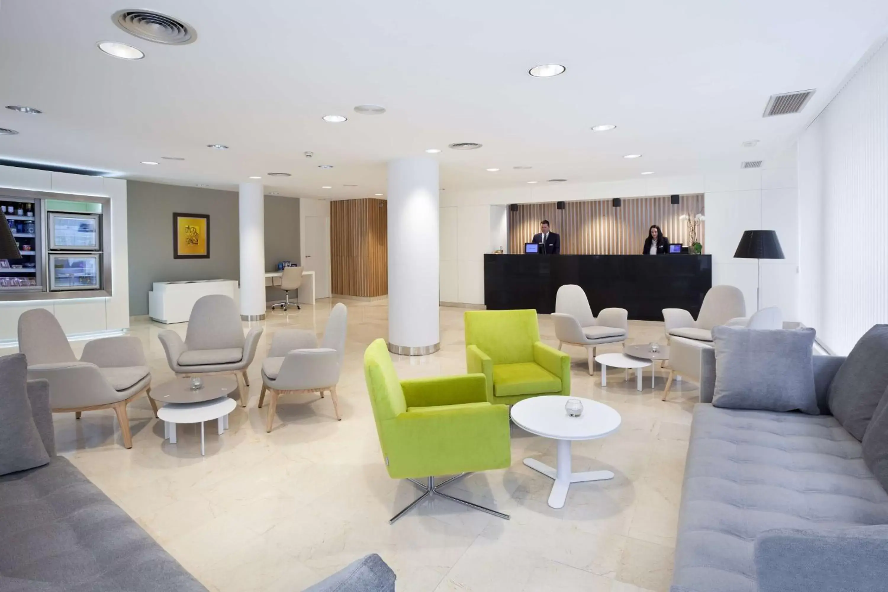 Lobby or reception, Lounge/Bar in NH Ciudad de Santander