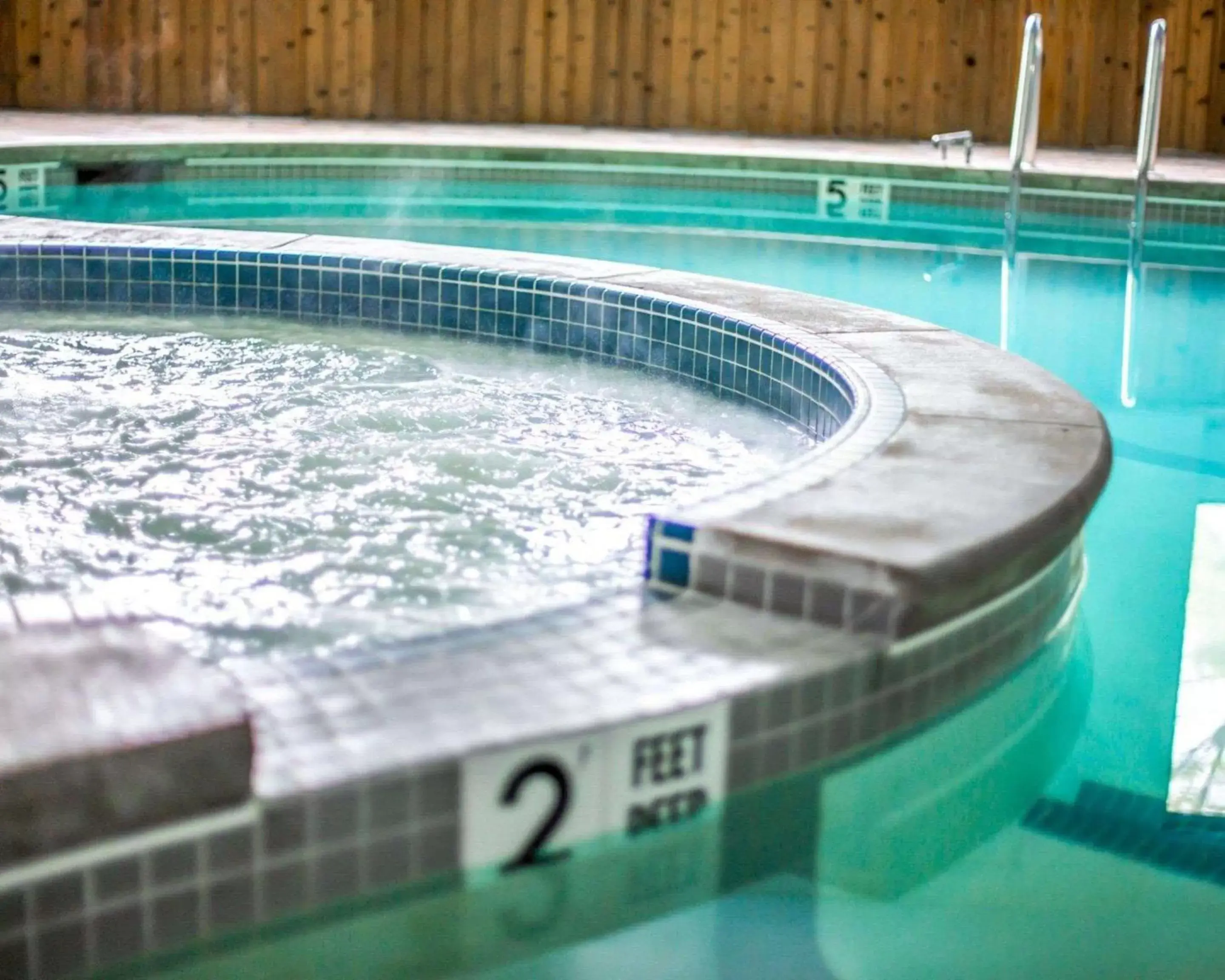 Hot Tub, Swimming Pool in Rodeway Inn Lake Placid