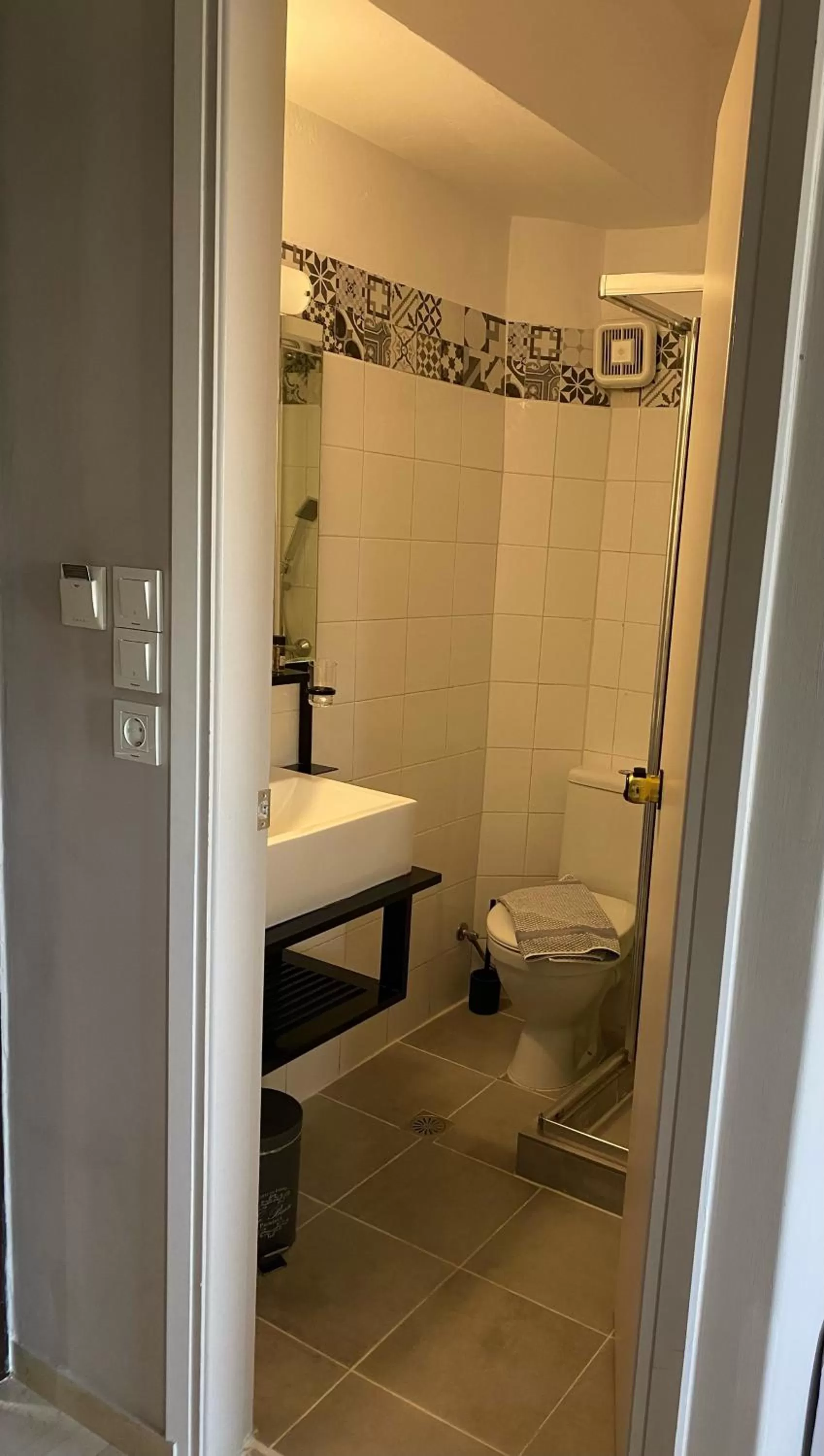 Bathroom in Athens Iris Hotel