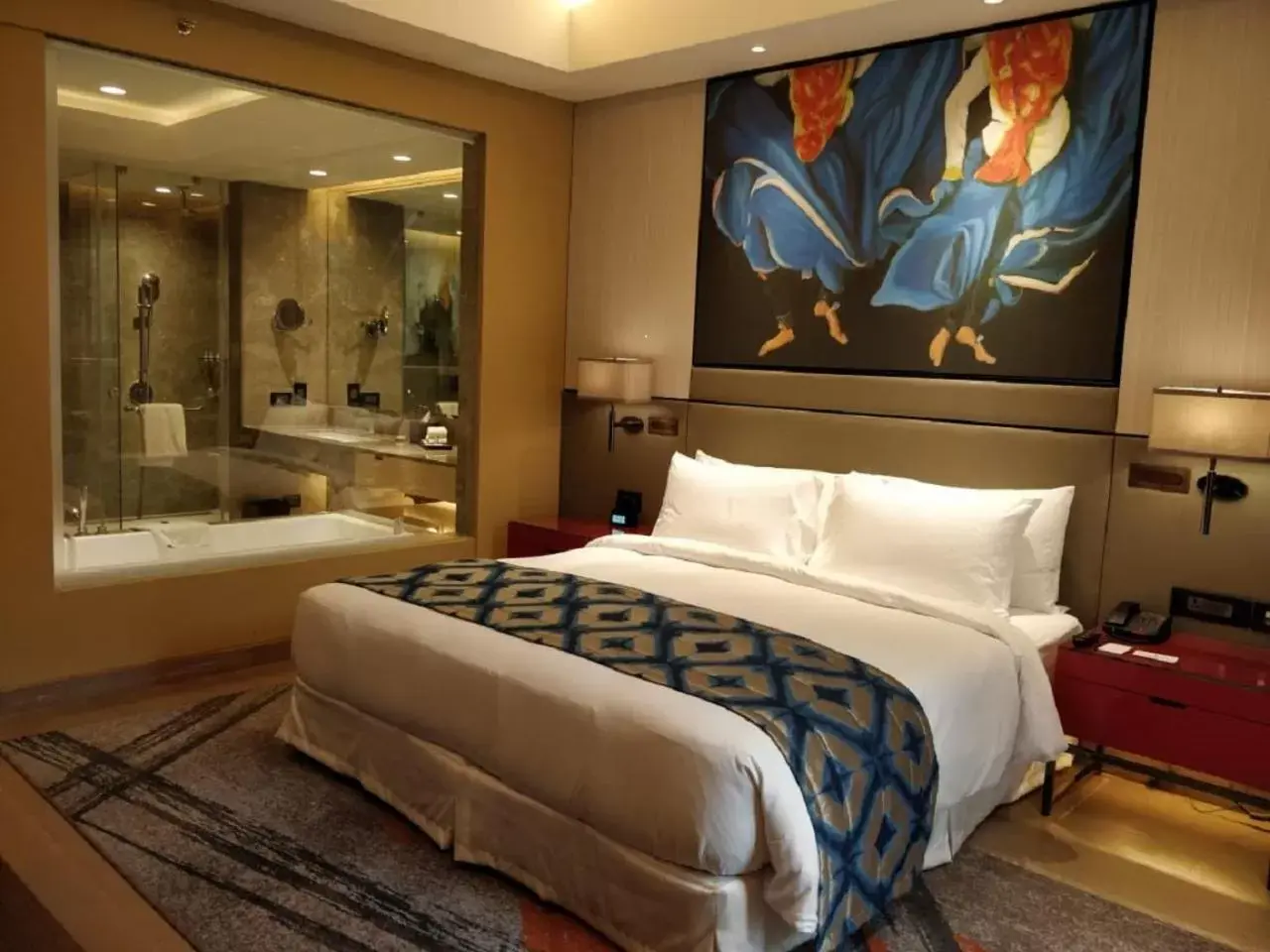 Bed in Radisson Blu Faridabad