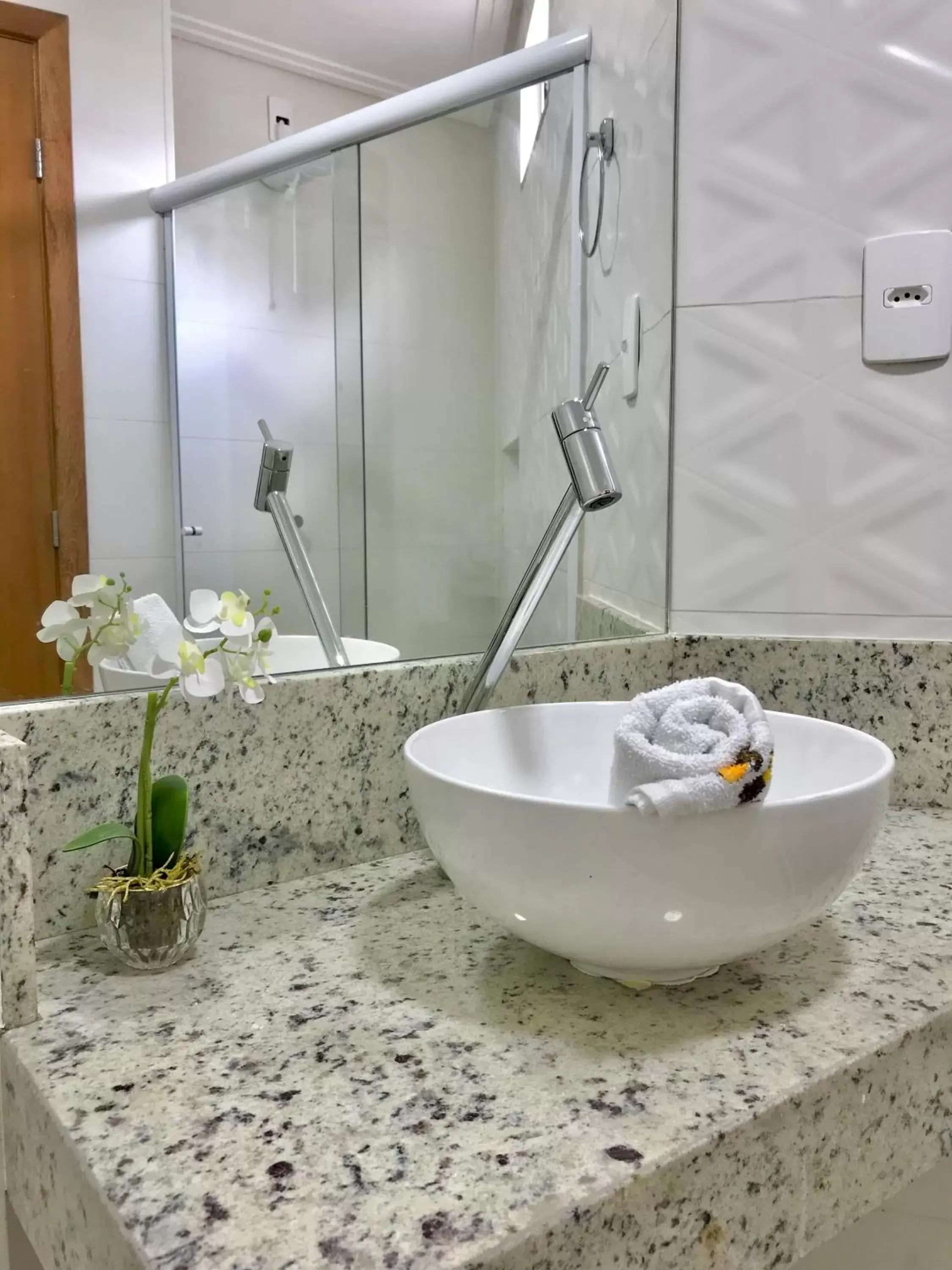 Bathroom in Hotel Porto Salvador