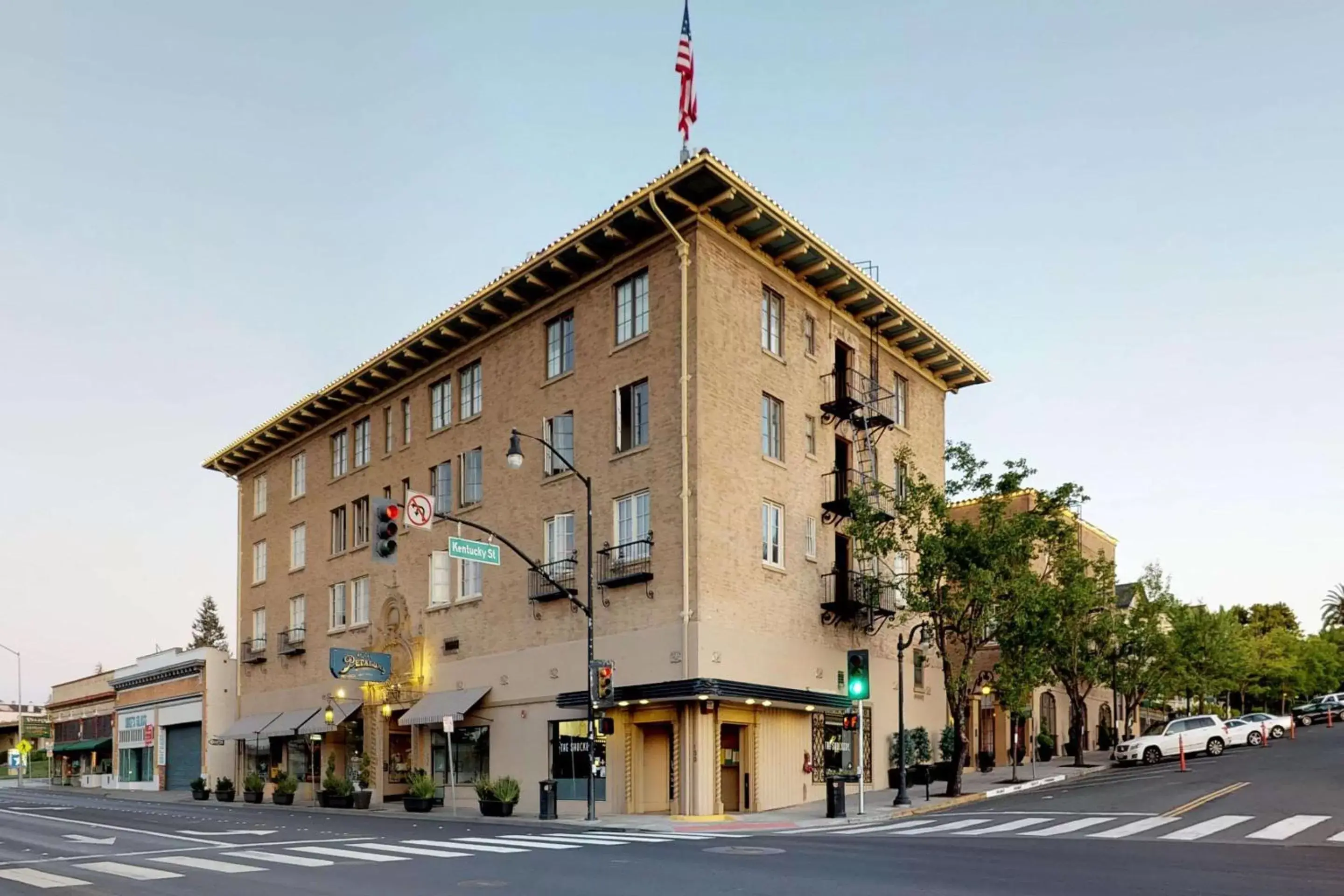 Property Building in Hotel Petaluma, Ascend Hotel Collection