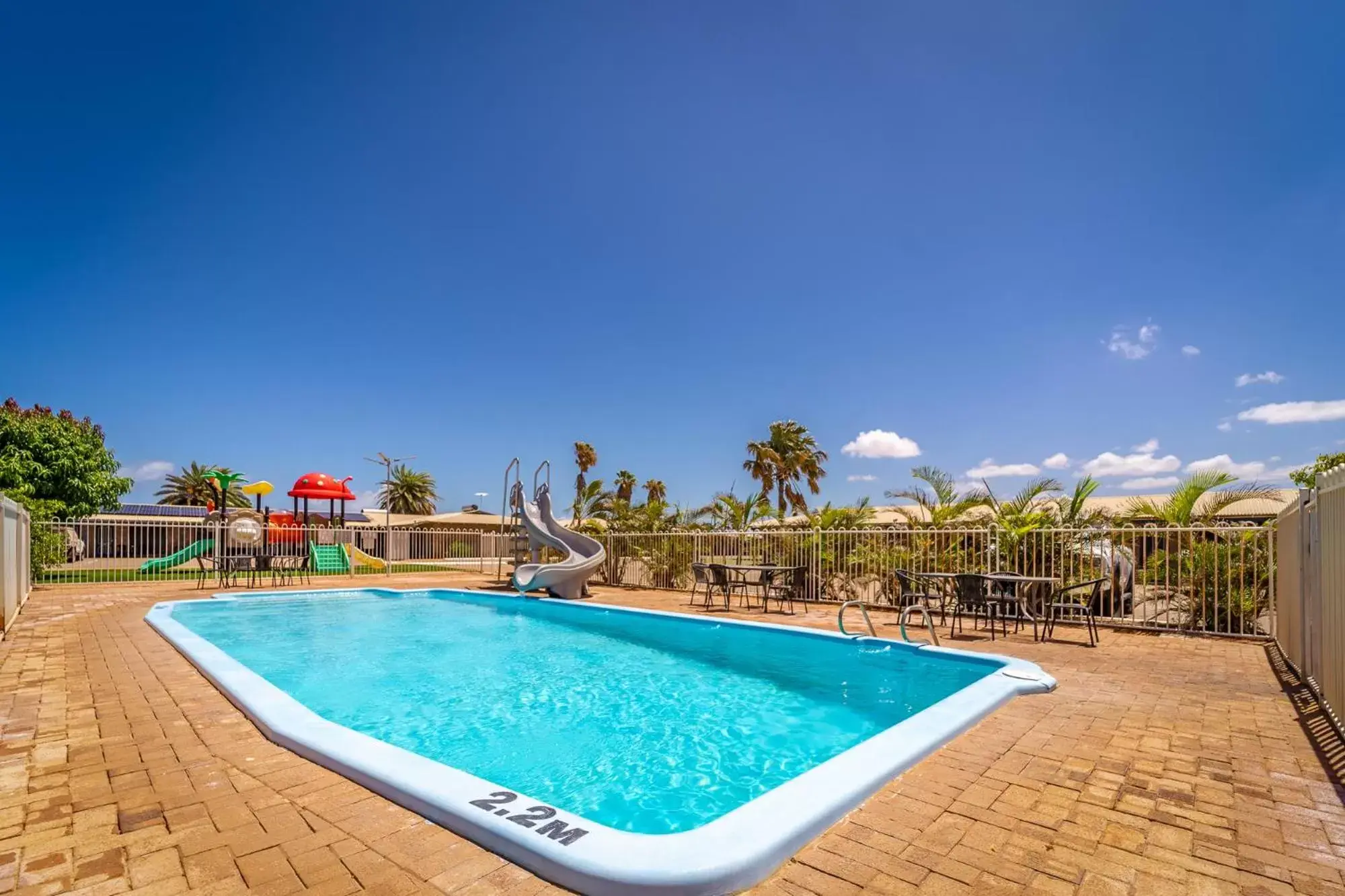 Swimming Pool in Carnarvon Motel