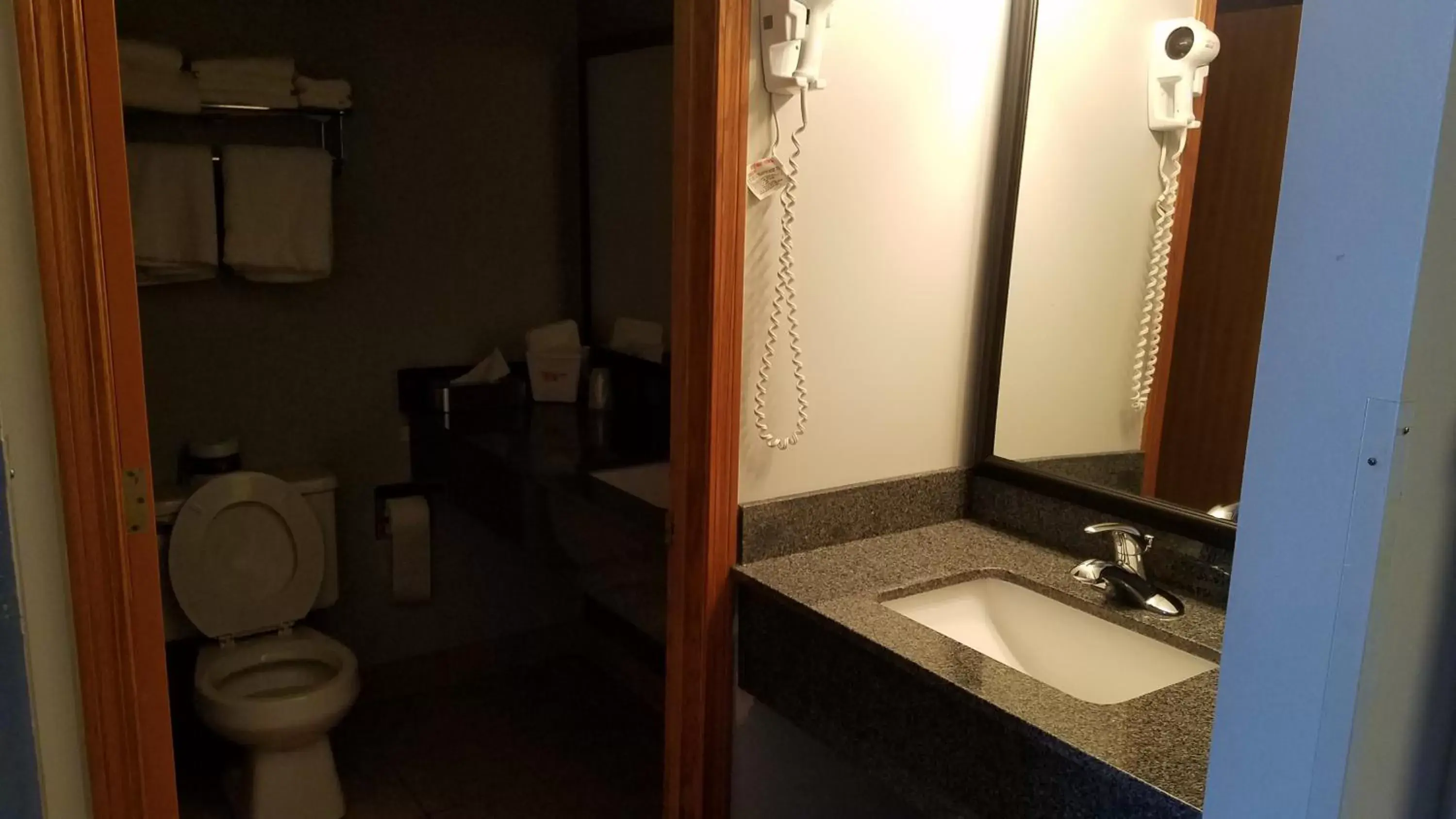 Toilet, Bathroom in Boarders Inn & Suites by Cobblestone Hotels - Superior/Duluth